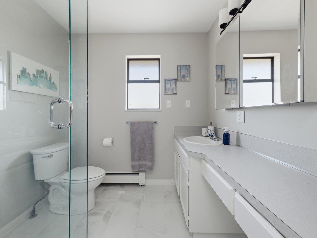 1390 Eastlawn Drive, Burnaby, BC - Indoor Photo Showing Bathroom