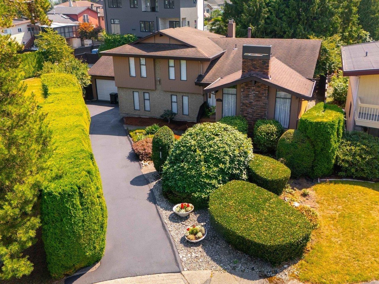 1390 Eastlawn Drive, Burnaby, BC - Outdoor With Facade