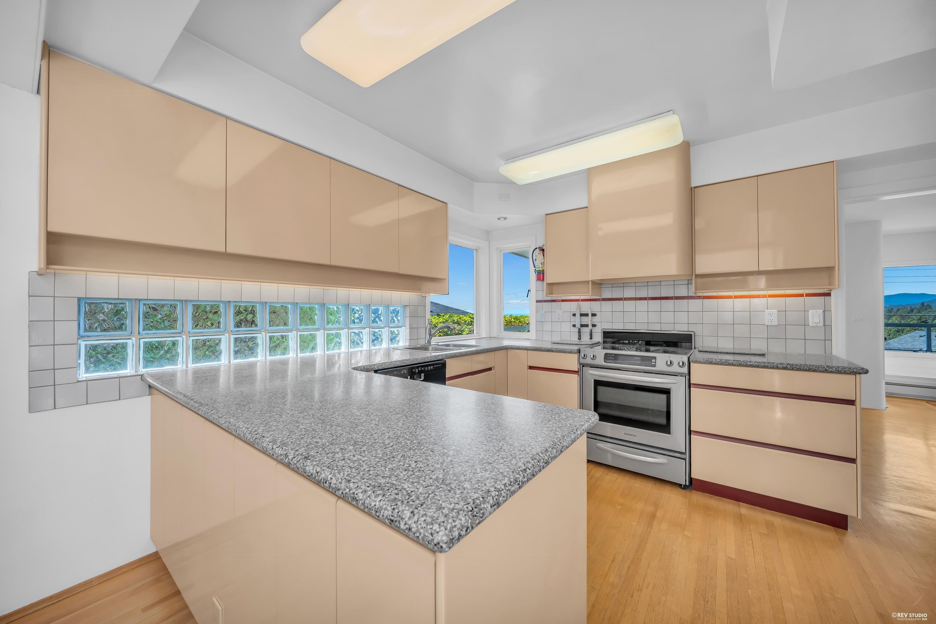 870 Leyland Street, West Vancouver, BC