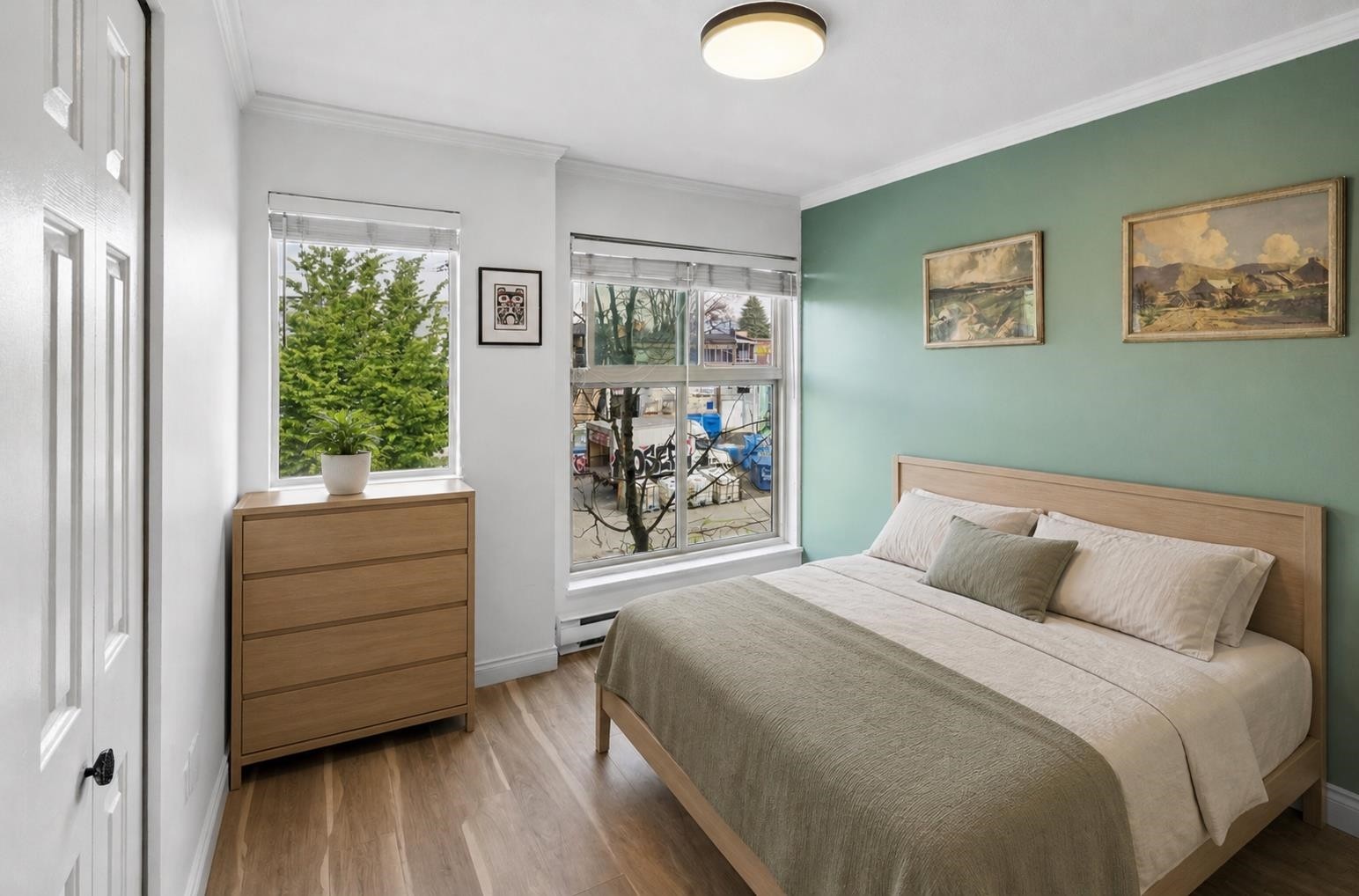 305-688 16Th Avenue E, Vancouver, BC
