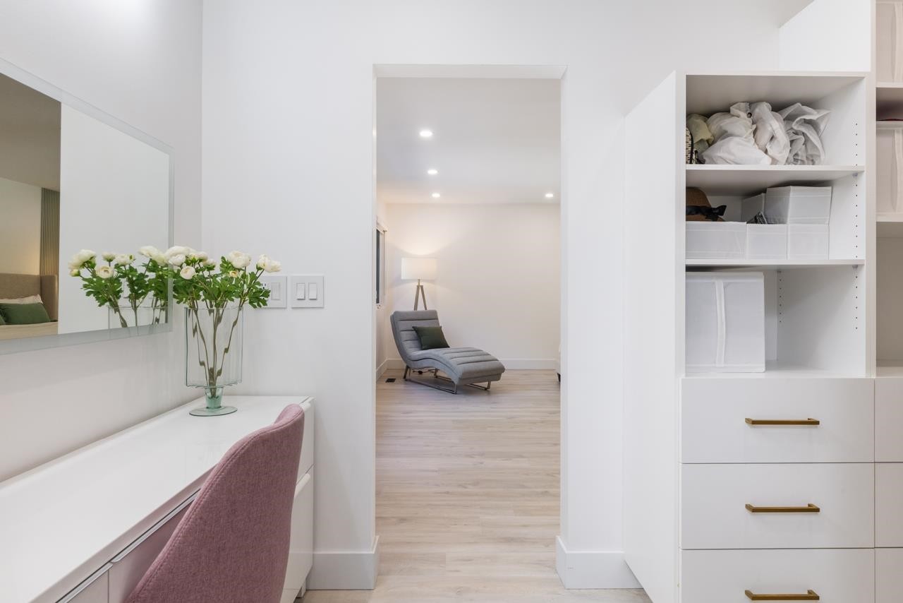4283 Capilano Road, North Vancouver, BC - Indoor