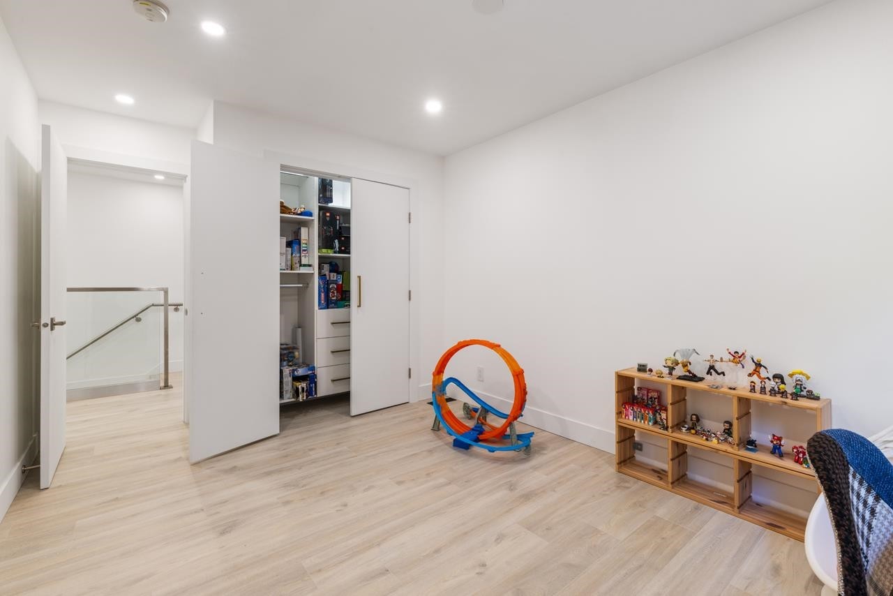 4283 Capilano Road, North Vancouver, BC - Indoor Photo Showing Other Room