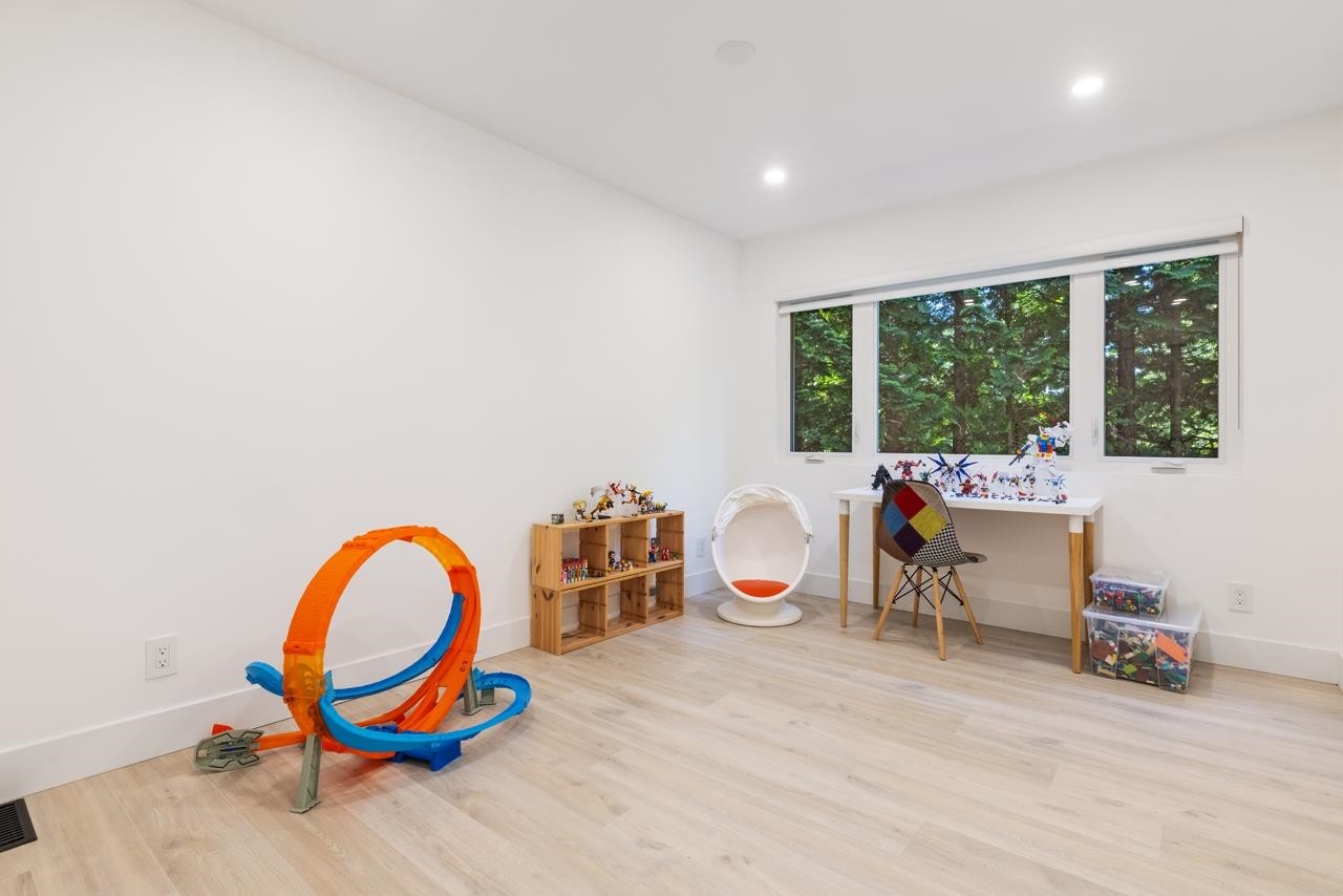 4283 Capilano Road, North Vancouver, BC - Indoor