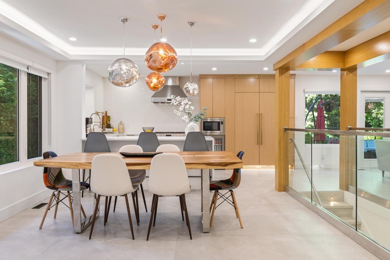 4283 Capilano Road, North Vancouver, BC - Indoor Photo Showing Dining Room