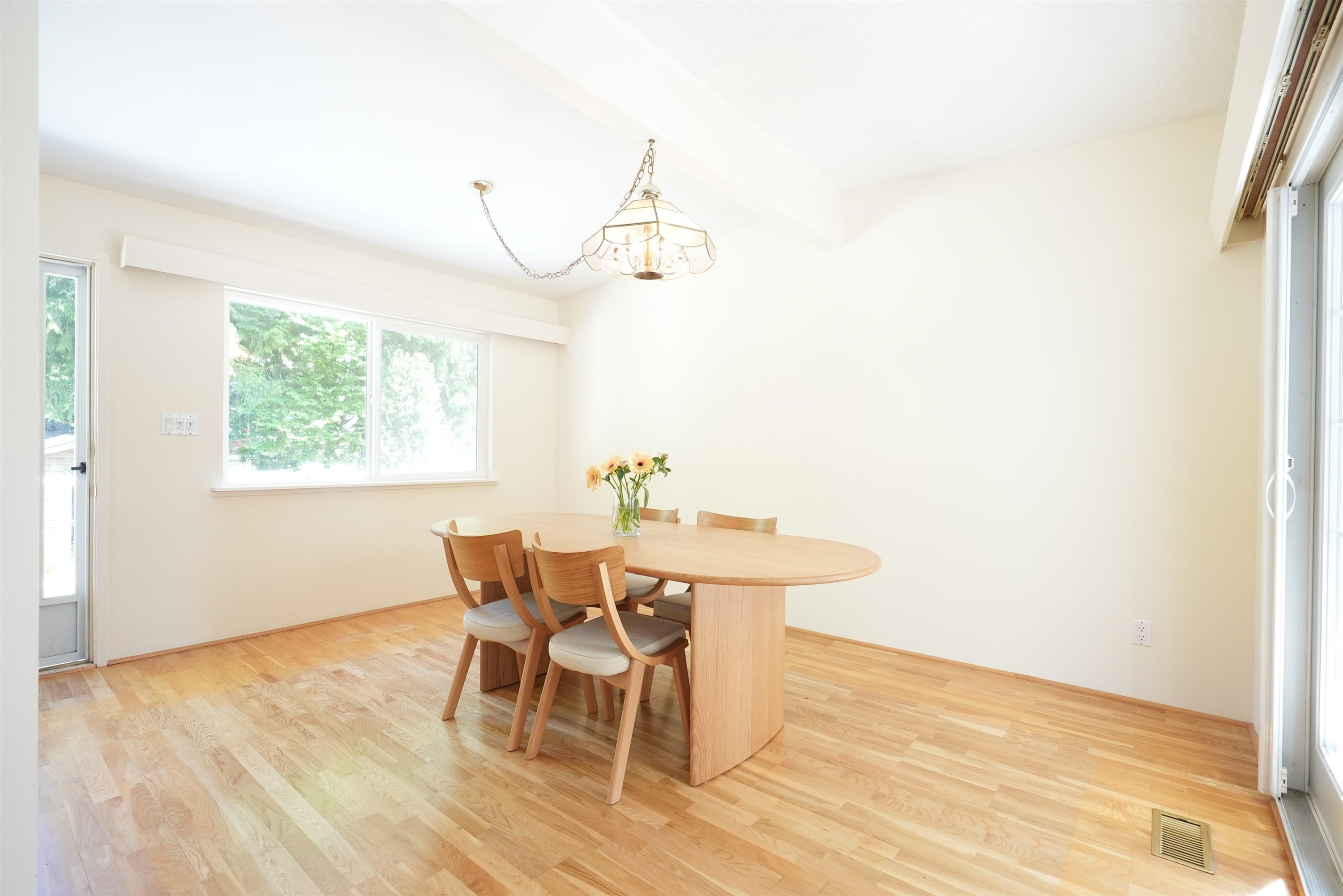 646 Windsor Road E, North Vancouver, BC