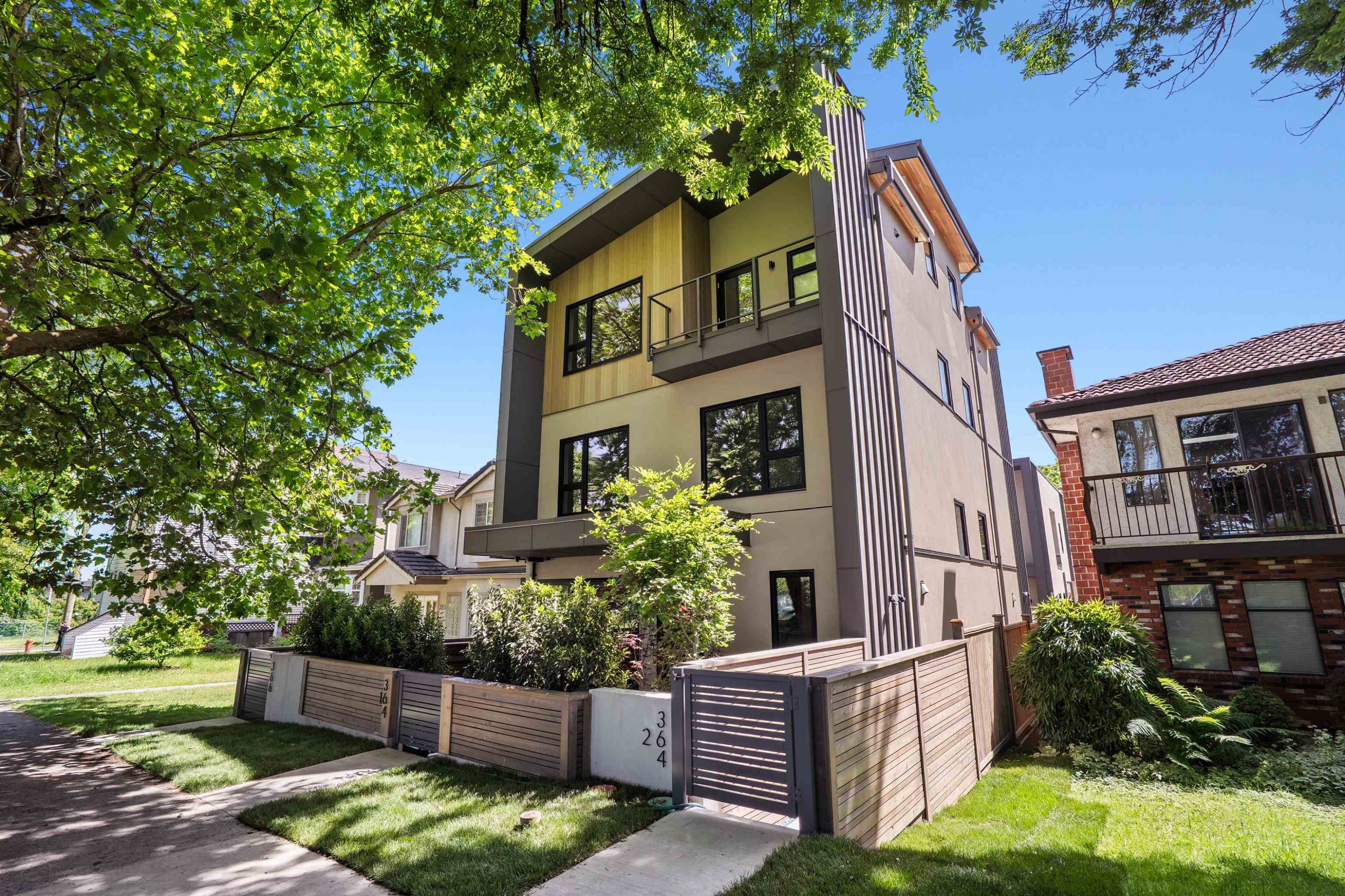 2-364 23Rd Avenue E, Vancouver, BC