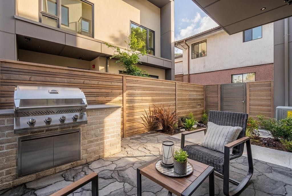 2-364 23Rd Avenue E, Vancouver, BC