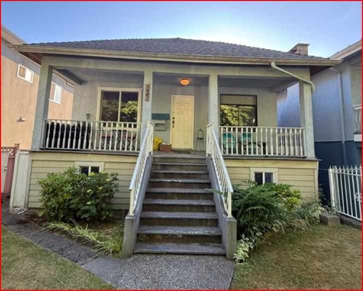 5441 Dundee Street, Vancouver, BC
