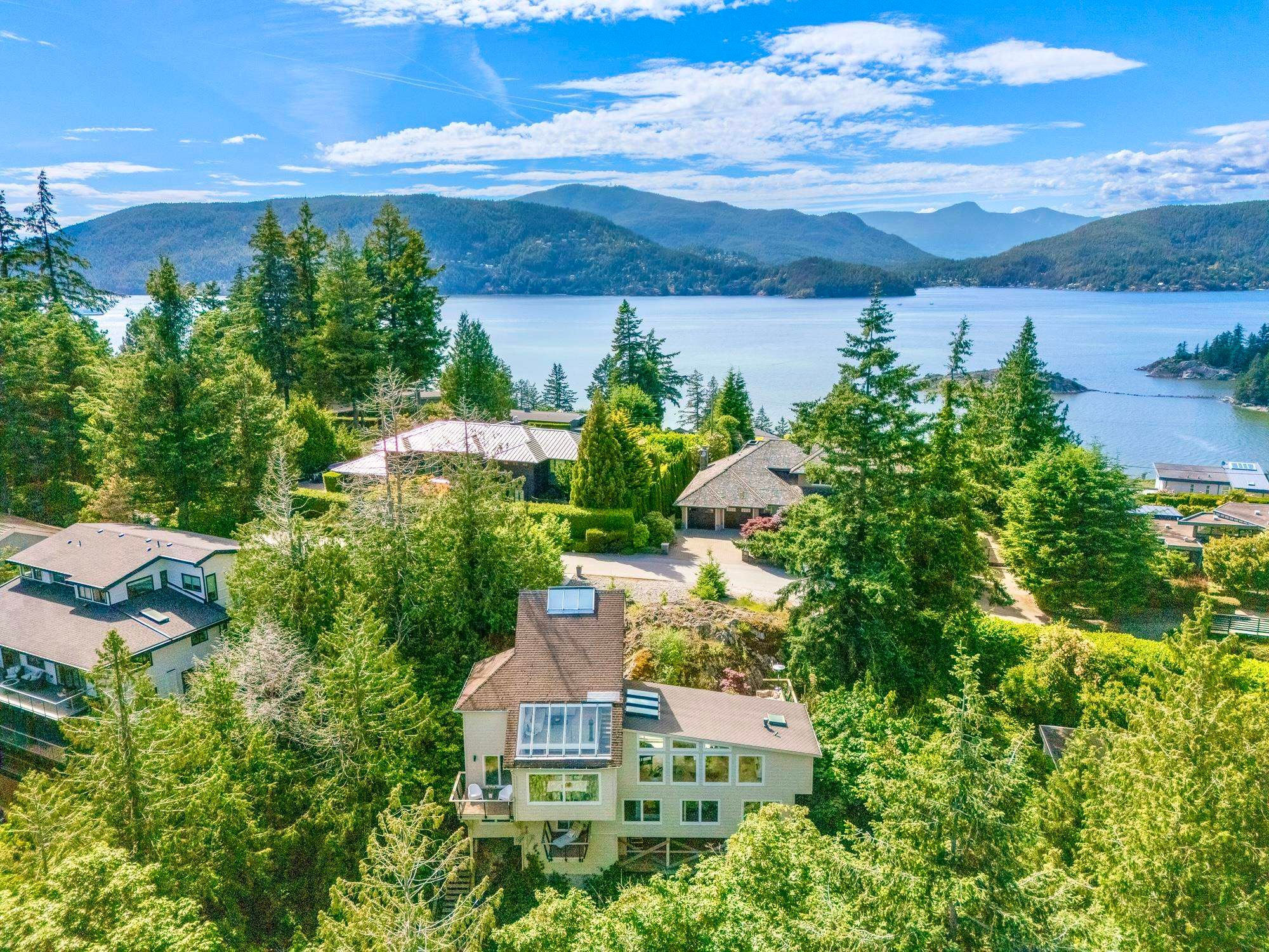6236 Summit Avenue, West Vancouver, BC