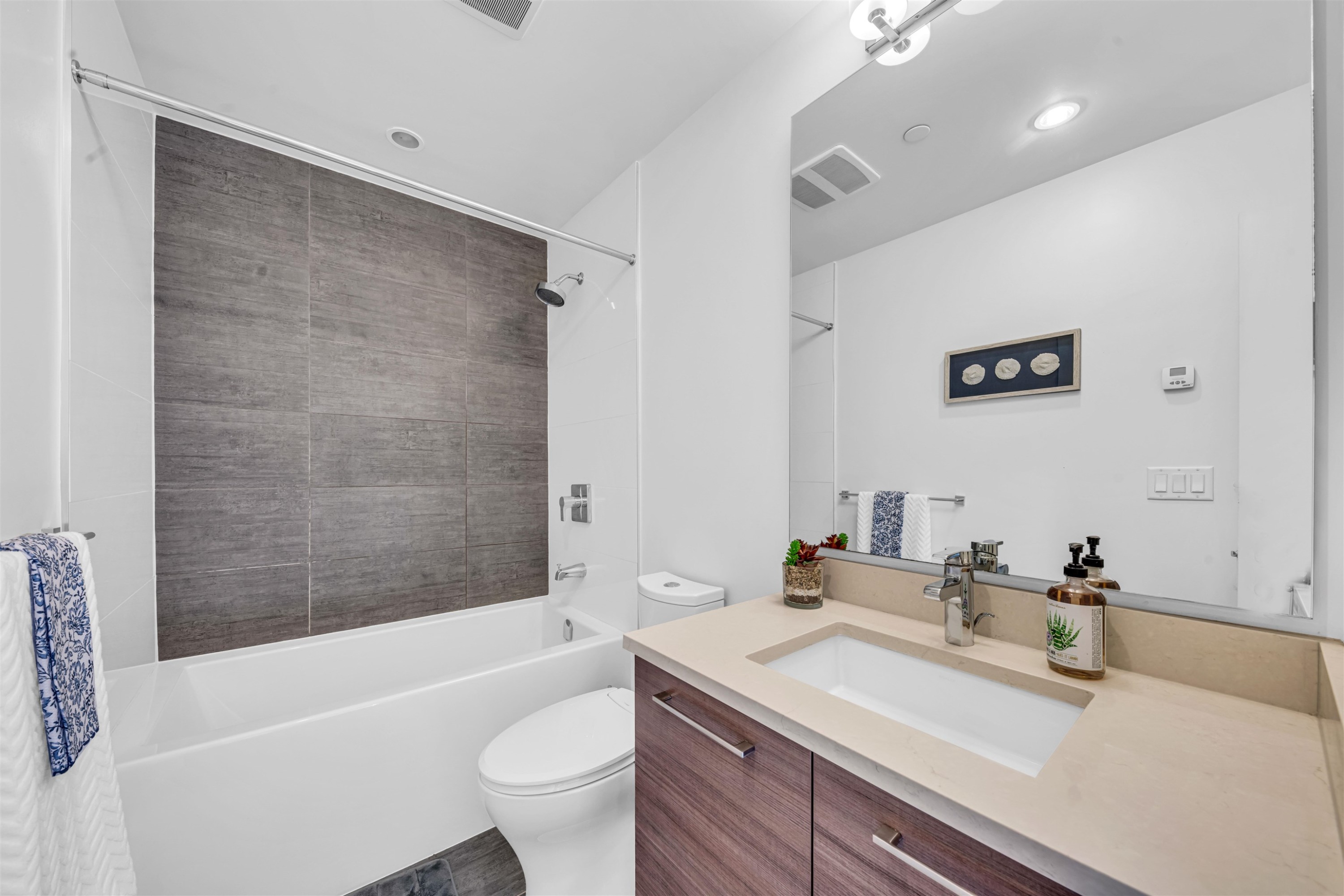 307-8580 River District Crossing, Vancouver, BC