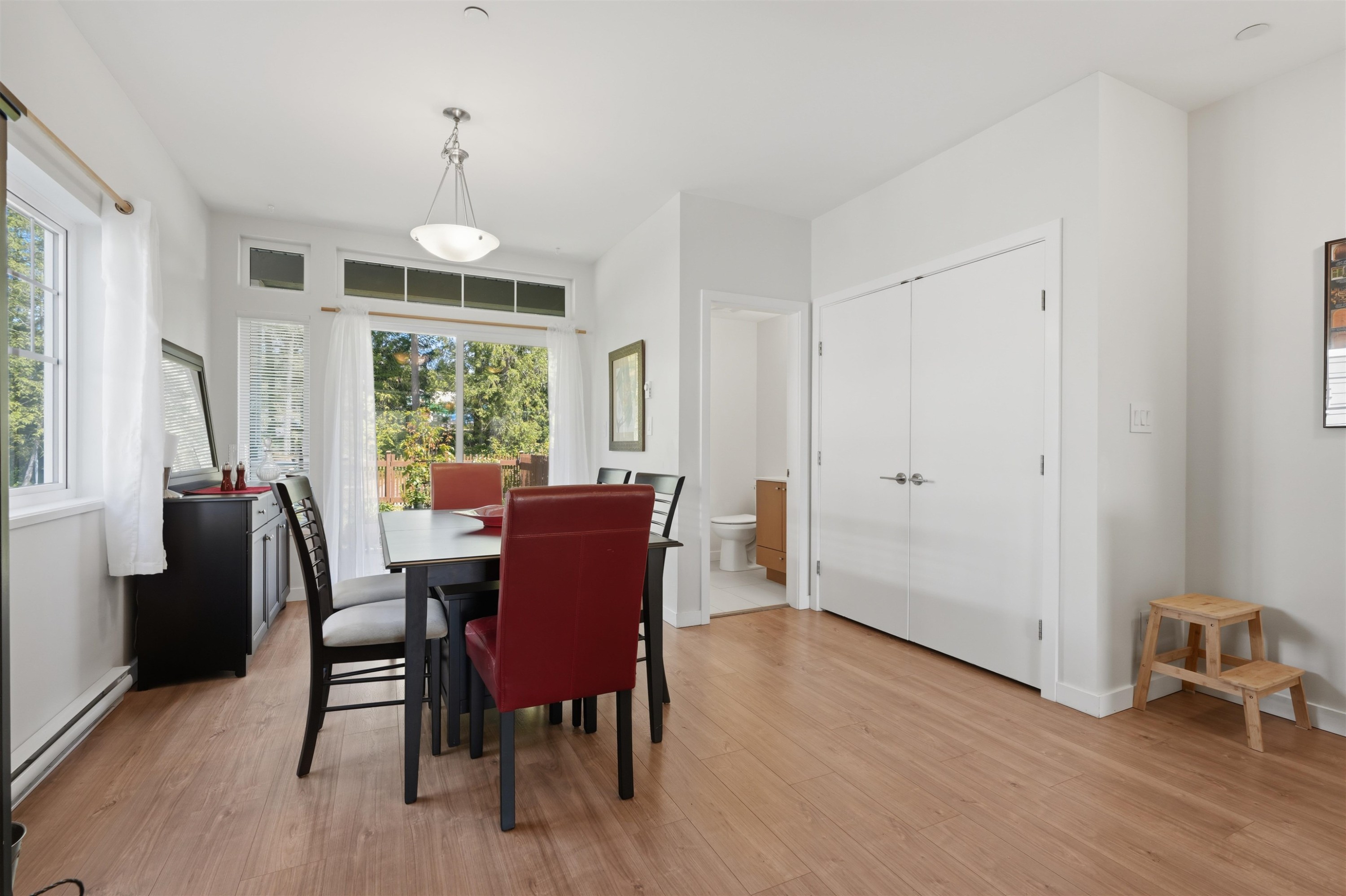 5906 Beachgate Lane, Sechelt, BC
