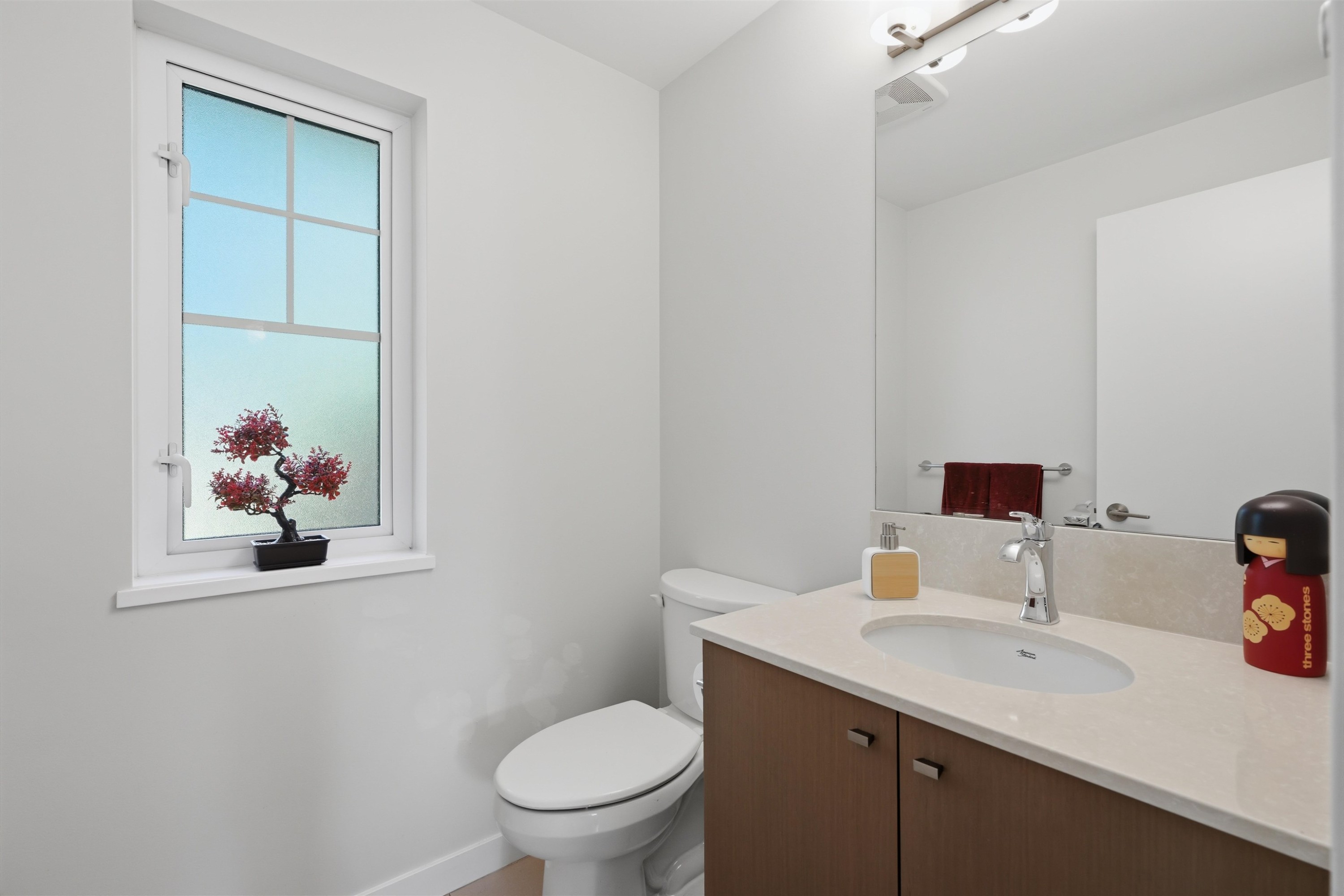5906 Beachgate Lane, Sechelt, BC
