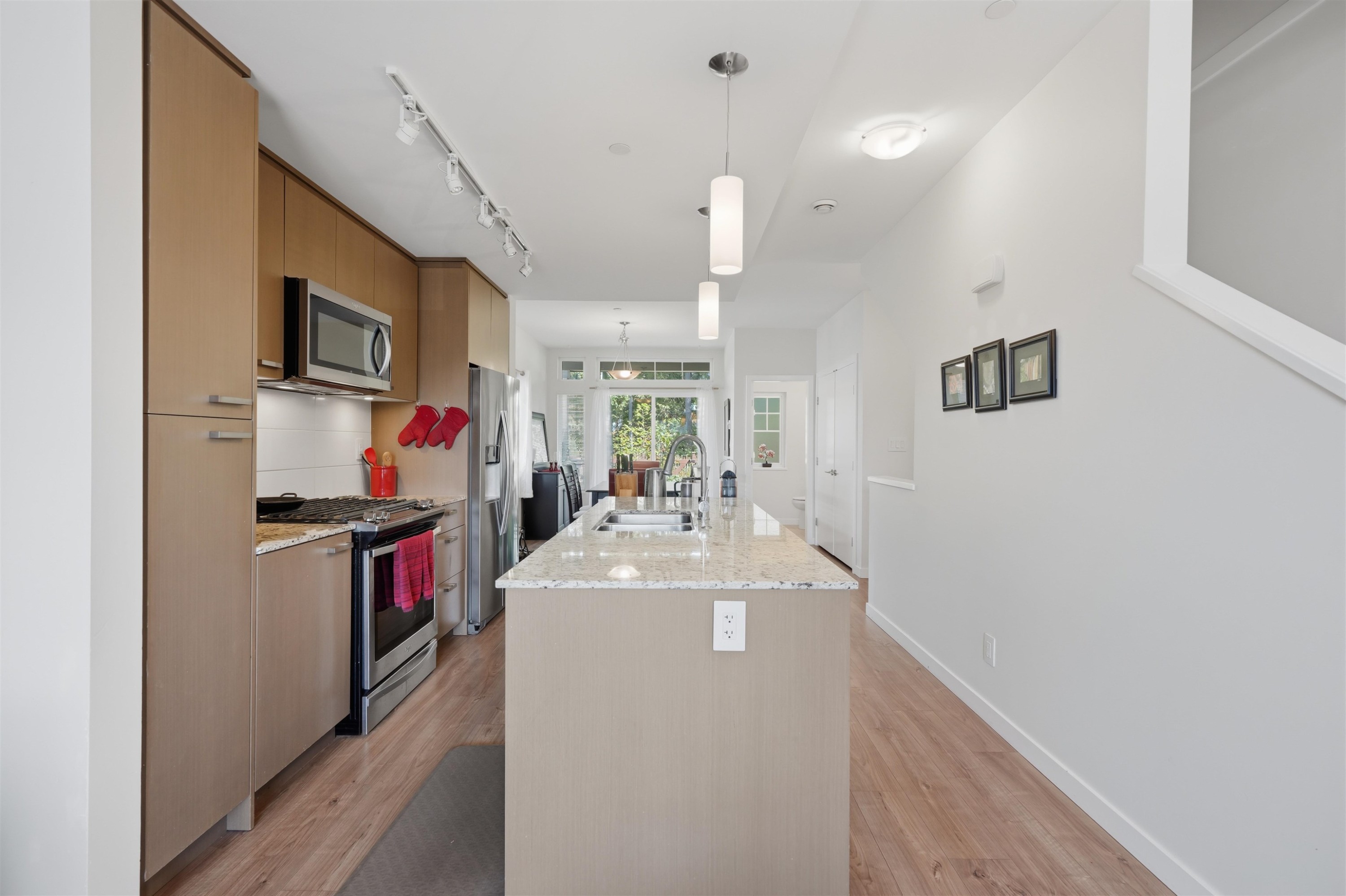 5906 Beachgate Lane, Sechelt, BC