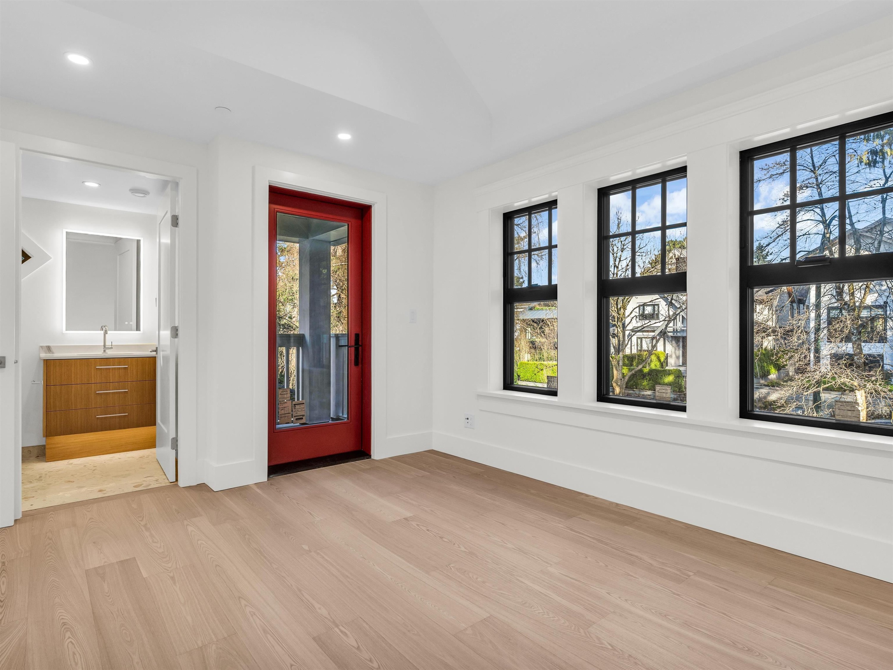 2568 2Nd Avenue W, Vancouver, BC - Indoor Photo Showing Other Room