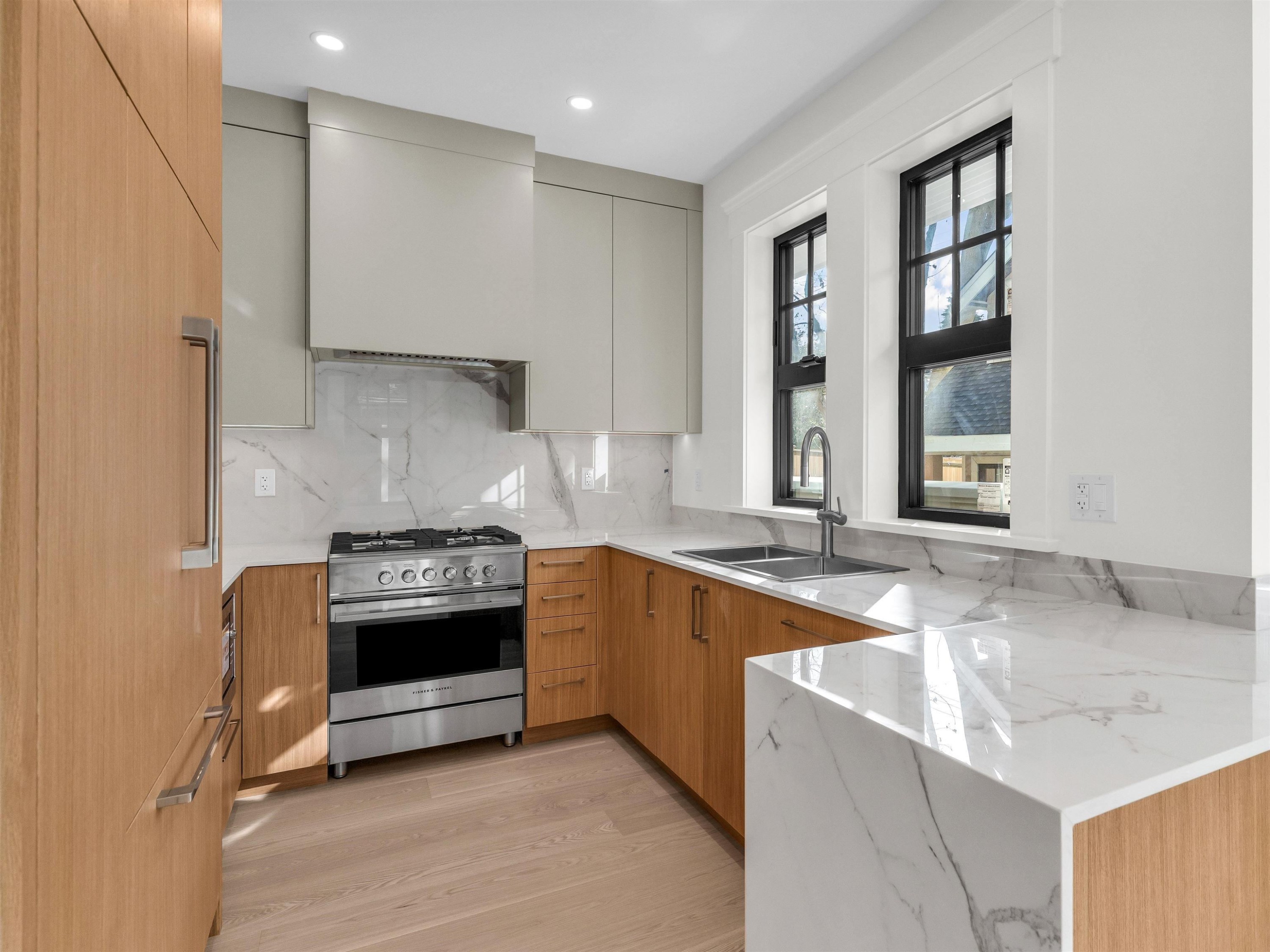 2568 2Nd Avenue W, Vancouver, BC - Indoor Photo Showing Kitchen With Double Sink