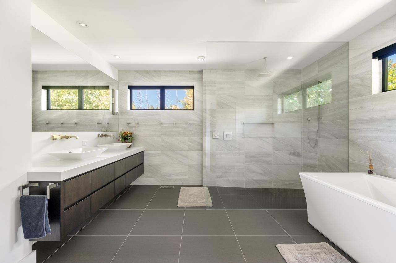 3430 Aintree Drive, North Vancouver, BC