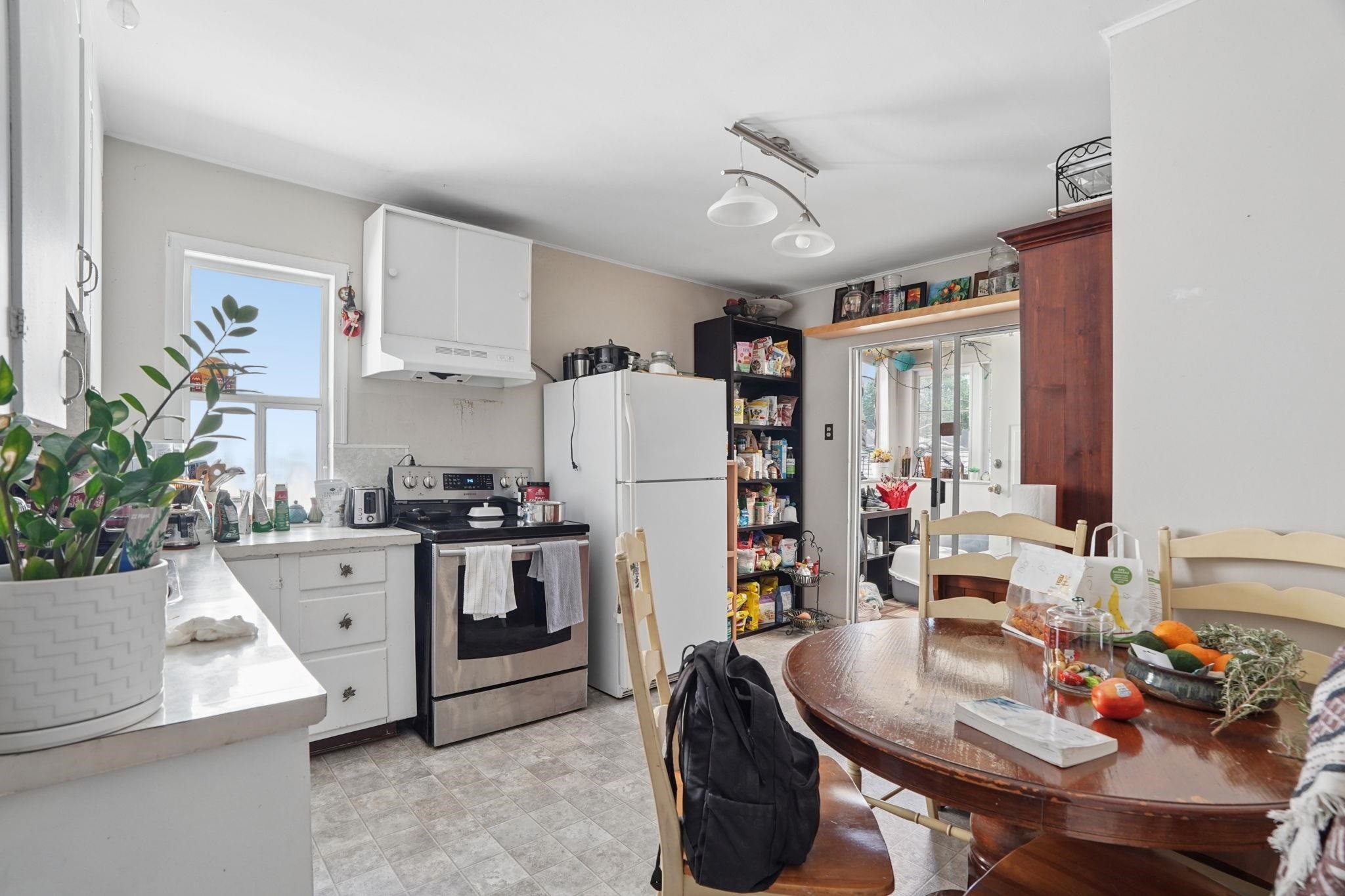 116 37Th Avenue E, Vancouver, BC