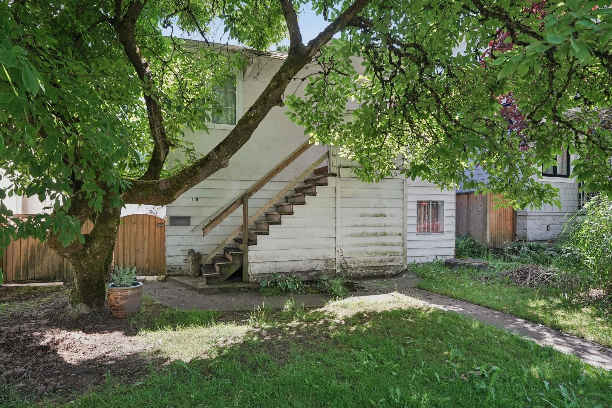 116 37Th Avenue E, Vancouver, BC
