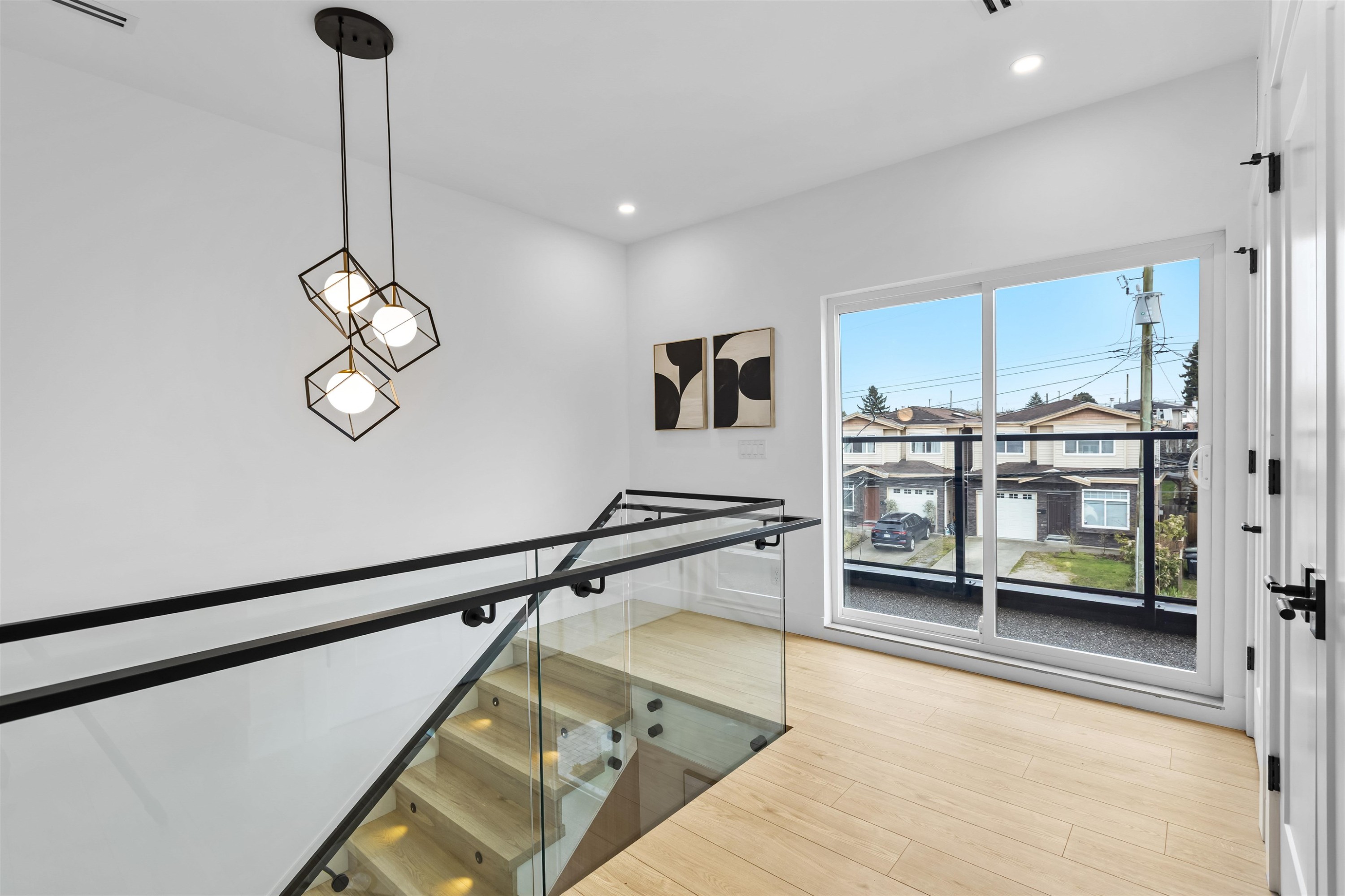 2-7353 12Th Avenue, Burnaby, BC