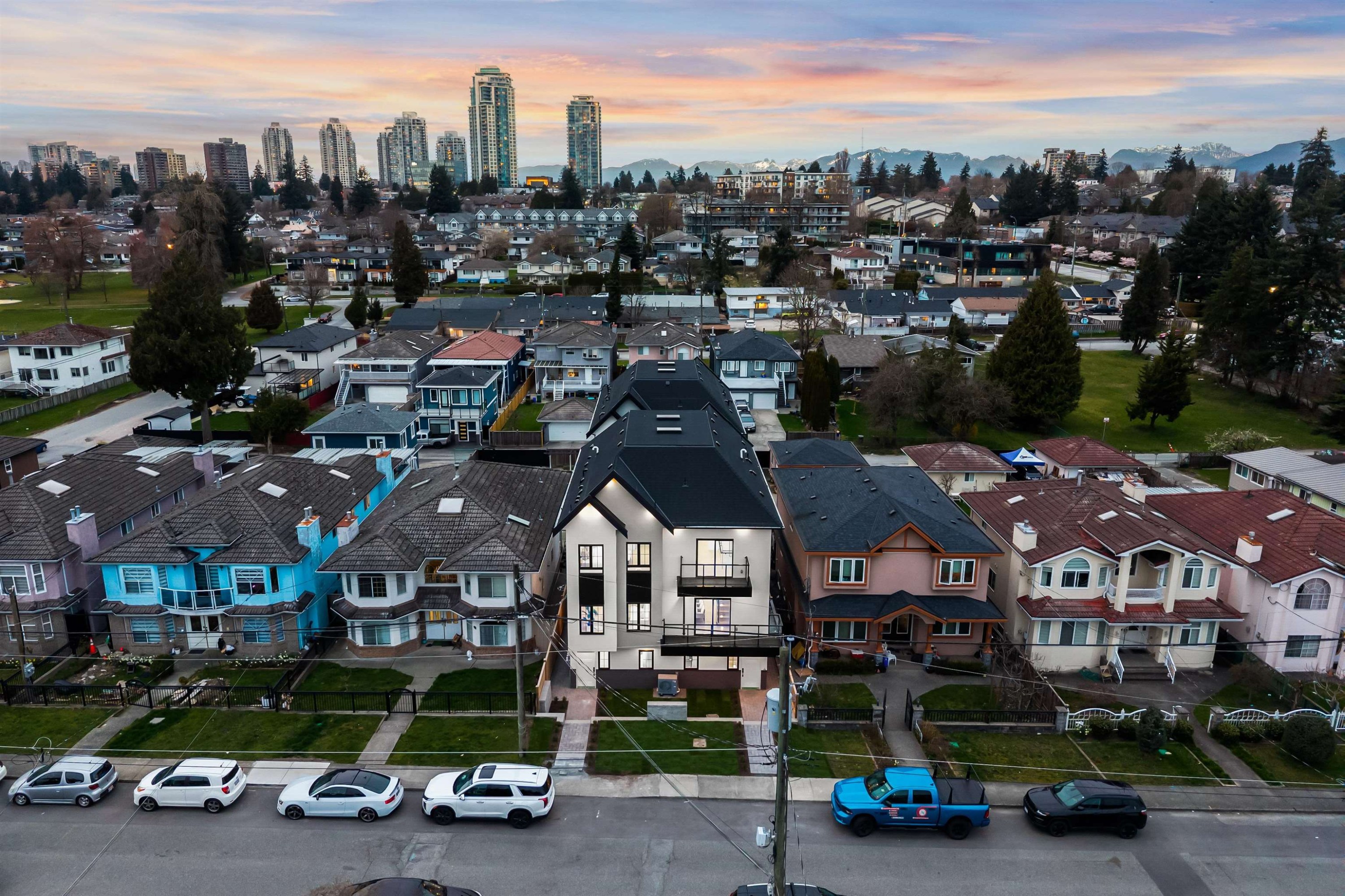 2-7353 12Th Avenue, Burnaby, BC