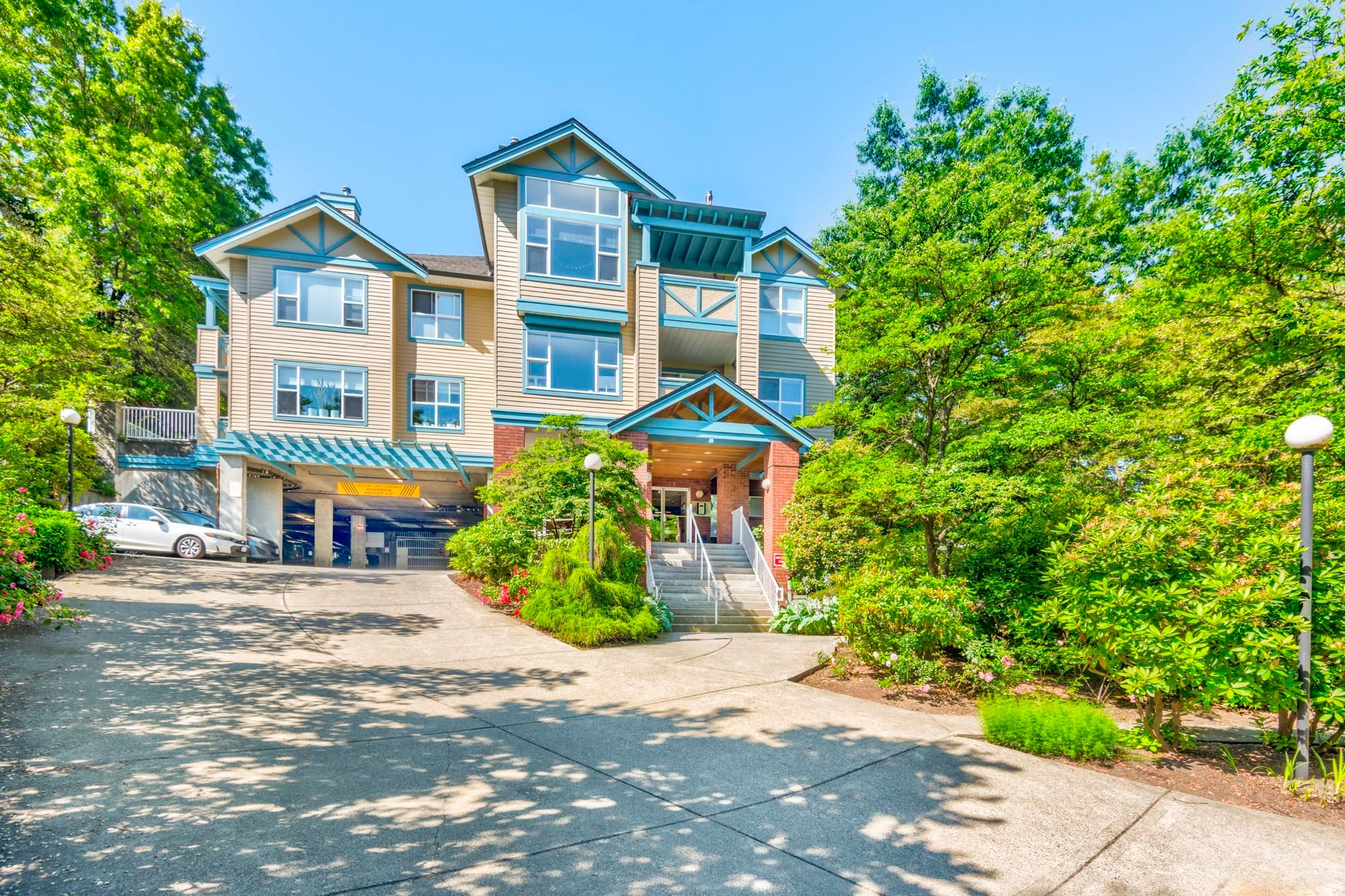 307-5281 Oakmount Crescent, Burnaby, BC