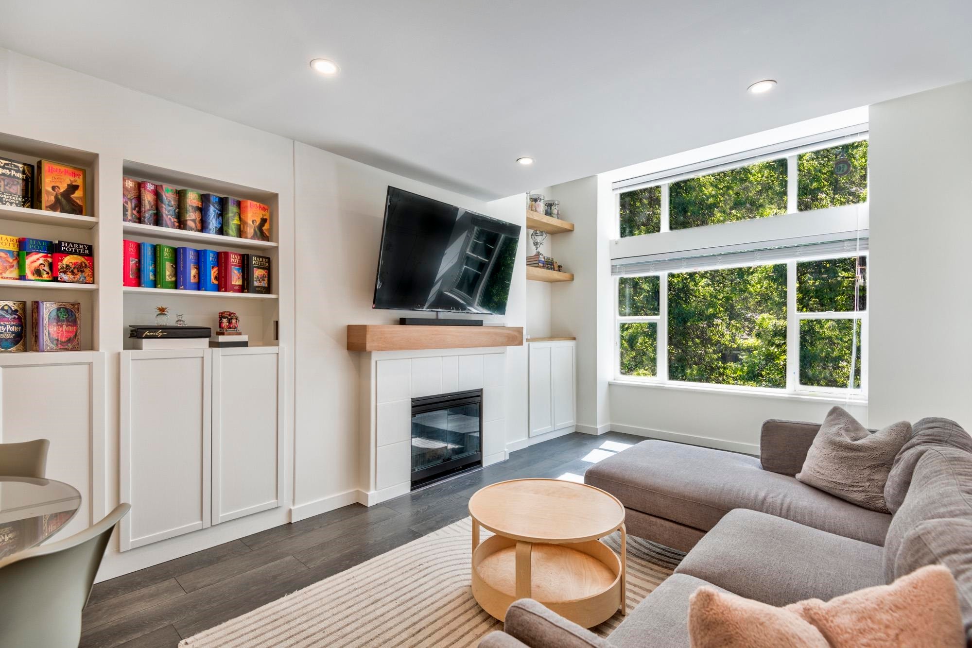 307-5281 Oakmount Crescent, Burnaby, BC