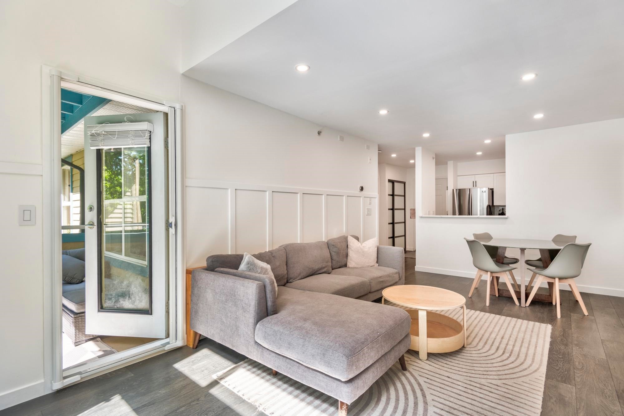 307-5281 Oakmount Crescent, Burnaby, BC