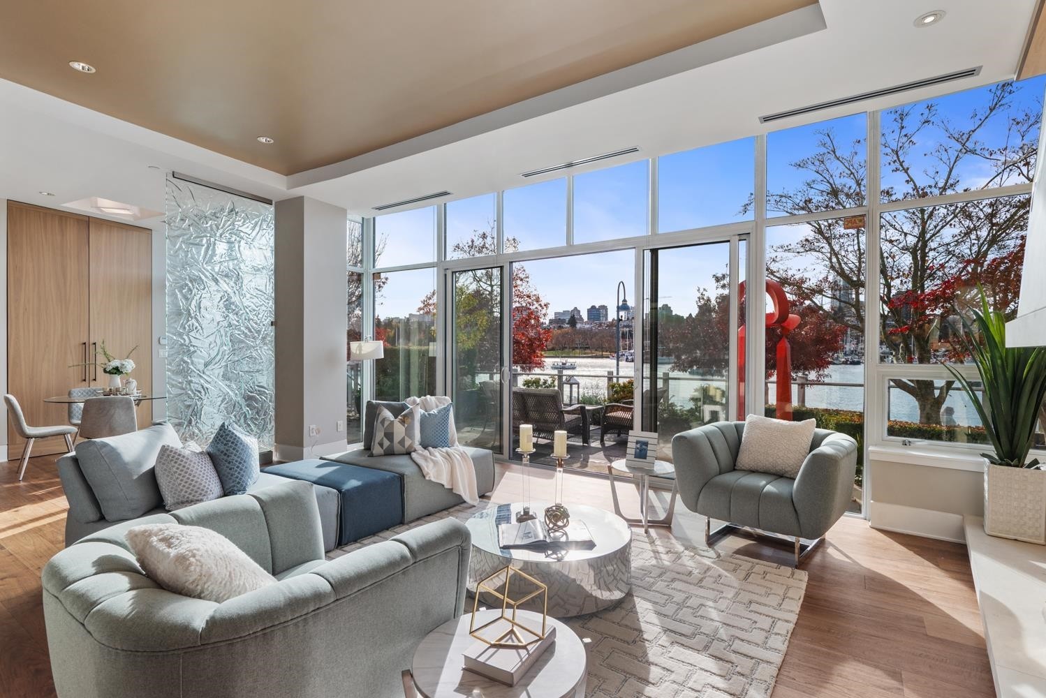 1576 Homer Mews, Vancouver, BC - Indoor Photo Showing Living Room