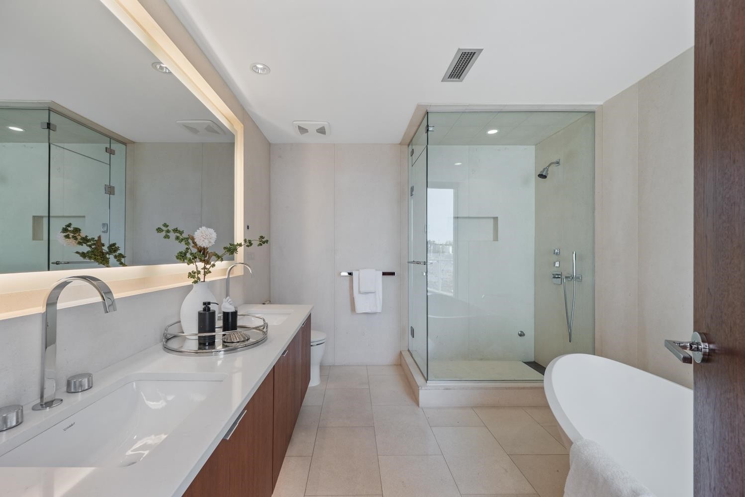 1576 Homer Mews, Vancouver, BC - Indoor Photo Showing Bathroom