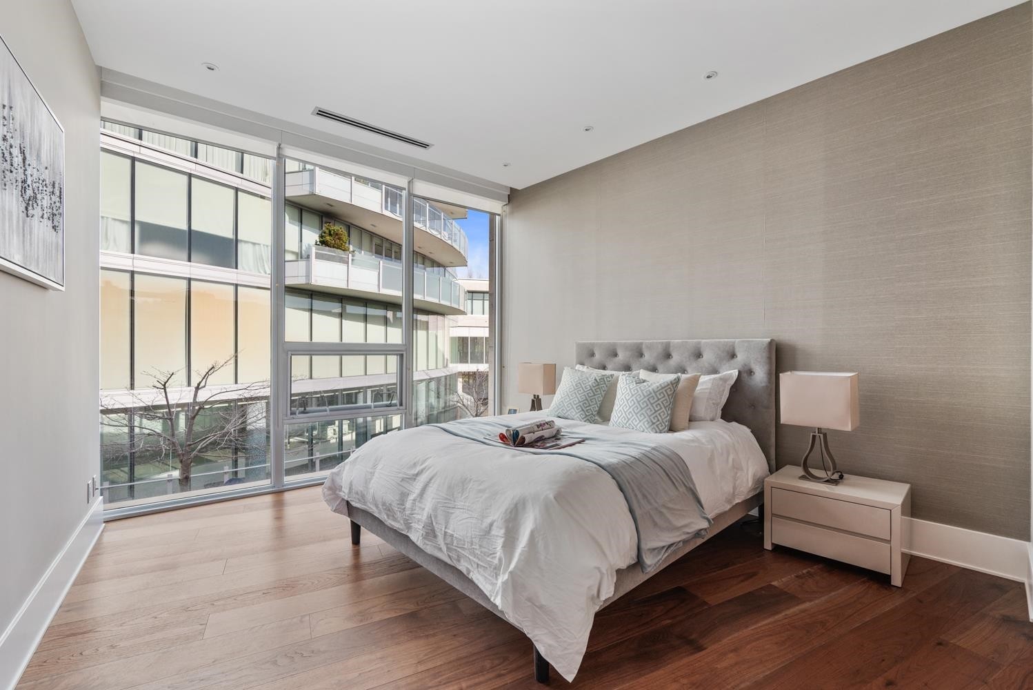 1576 Homer Mews, Vancouver, BC - Indoor Photo Showing Bedroom