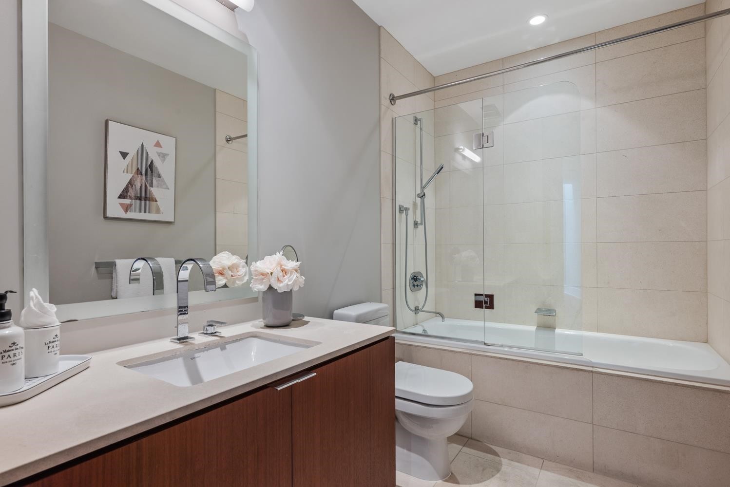 1576 Homer Mews, Vancouver, BC - Indoor Photo Showing Bathroom
