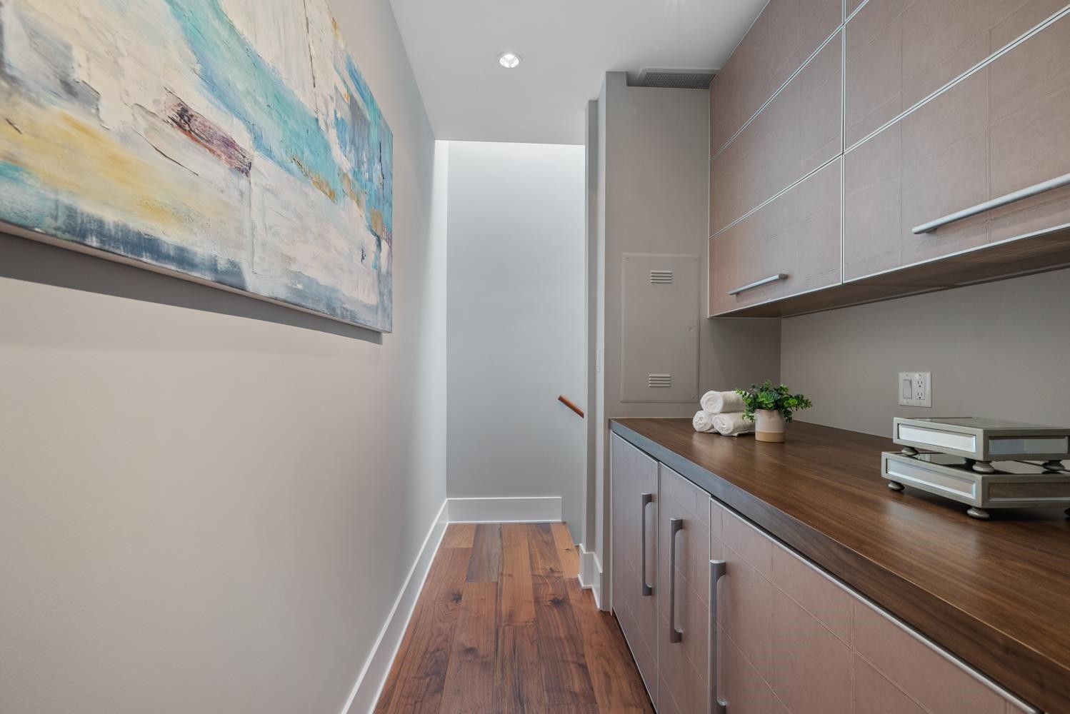 1576 Homer Mews, Vancouver, BC - Indoor Photo Showing Other Room