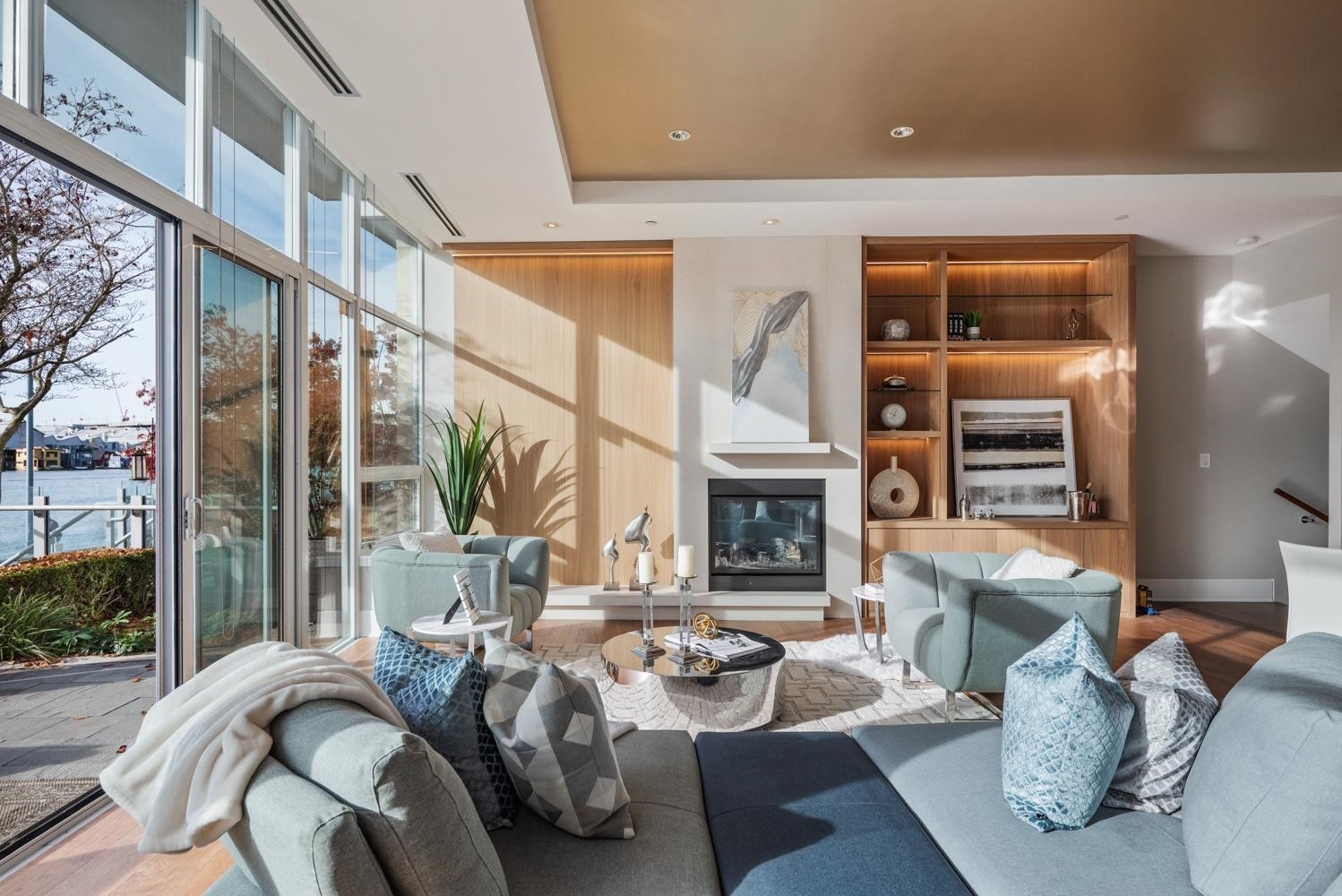 1576 Homer Mews, Vancouver, BC - Indoor Photo Showing Living Room With Fireplace