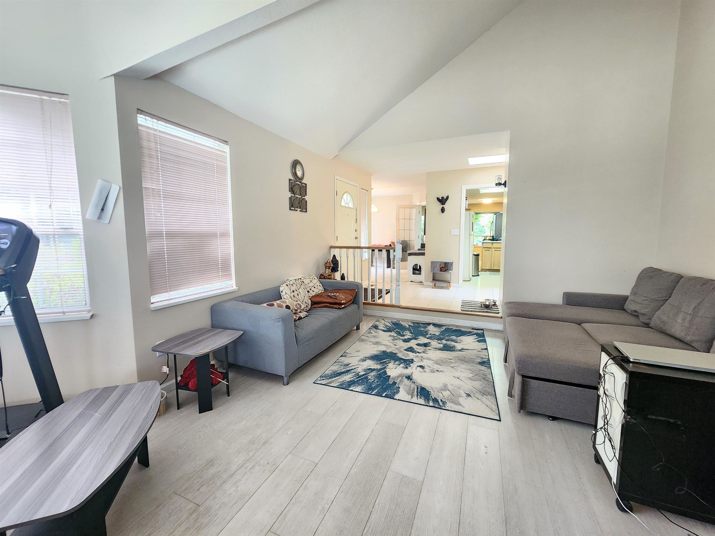 2805 Silverberry Court, Coquitlam, BC - Indoor Photo Showing Living Room