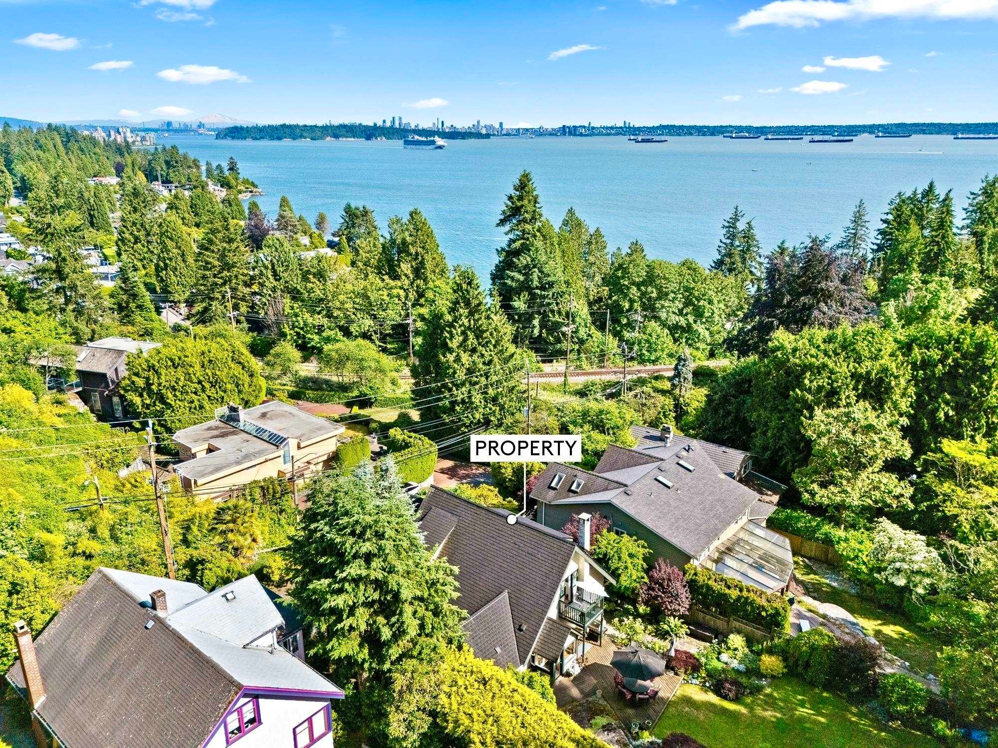 445 Oxley Street N, West Vancouver, BC
