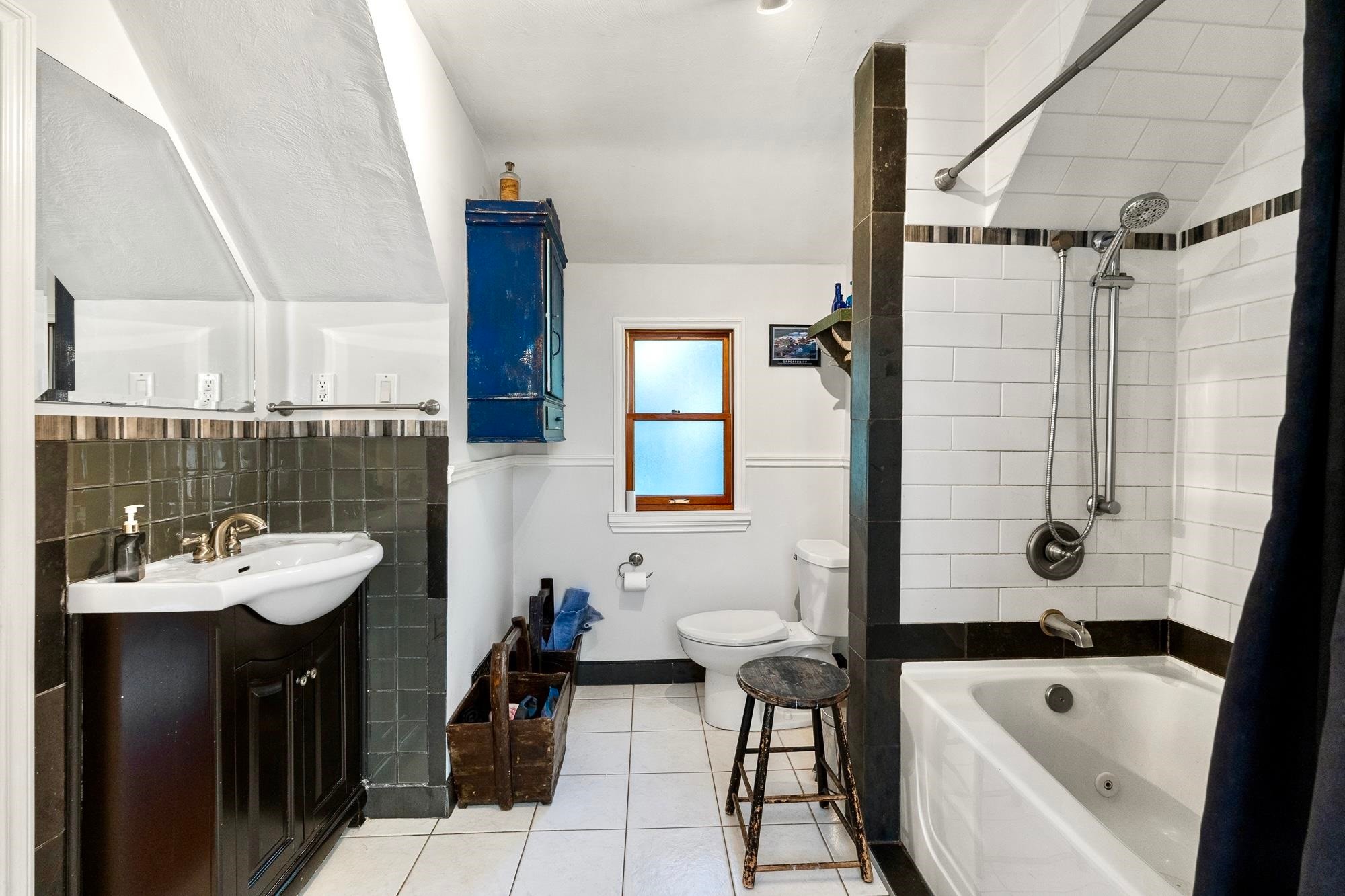 445 Oxley Street N, West Vancouver, BC