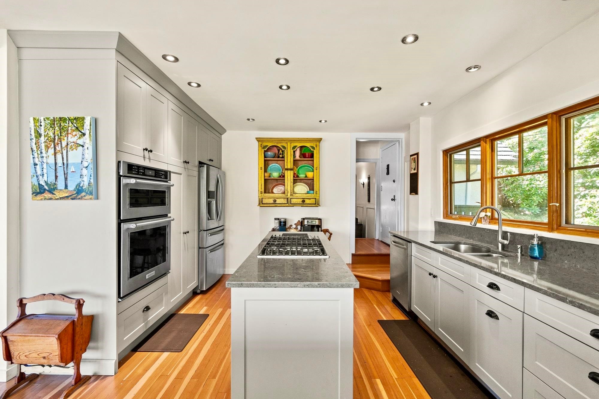 445 Oxley Street N, West Vancouver, BC
