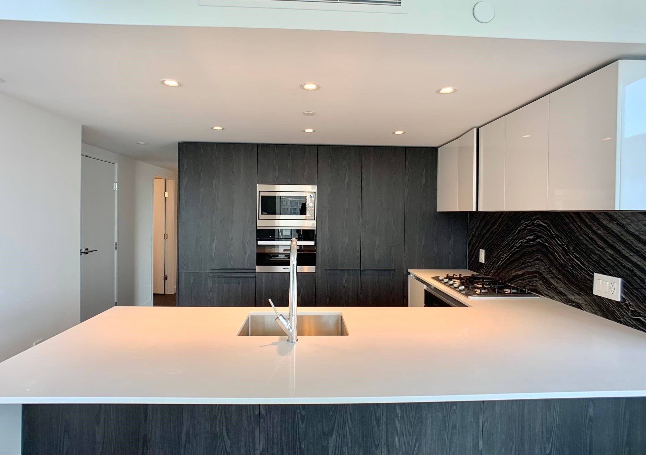 1111 Richards, Vancouver, BC