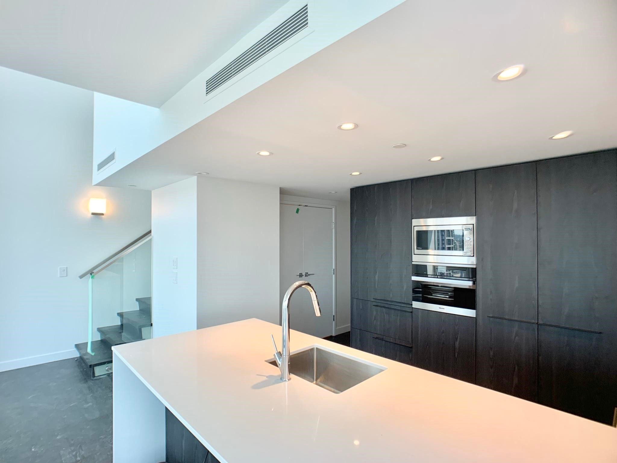 1111 Richards, Vancouver, BC
