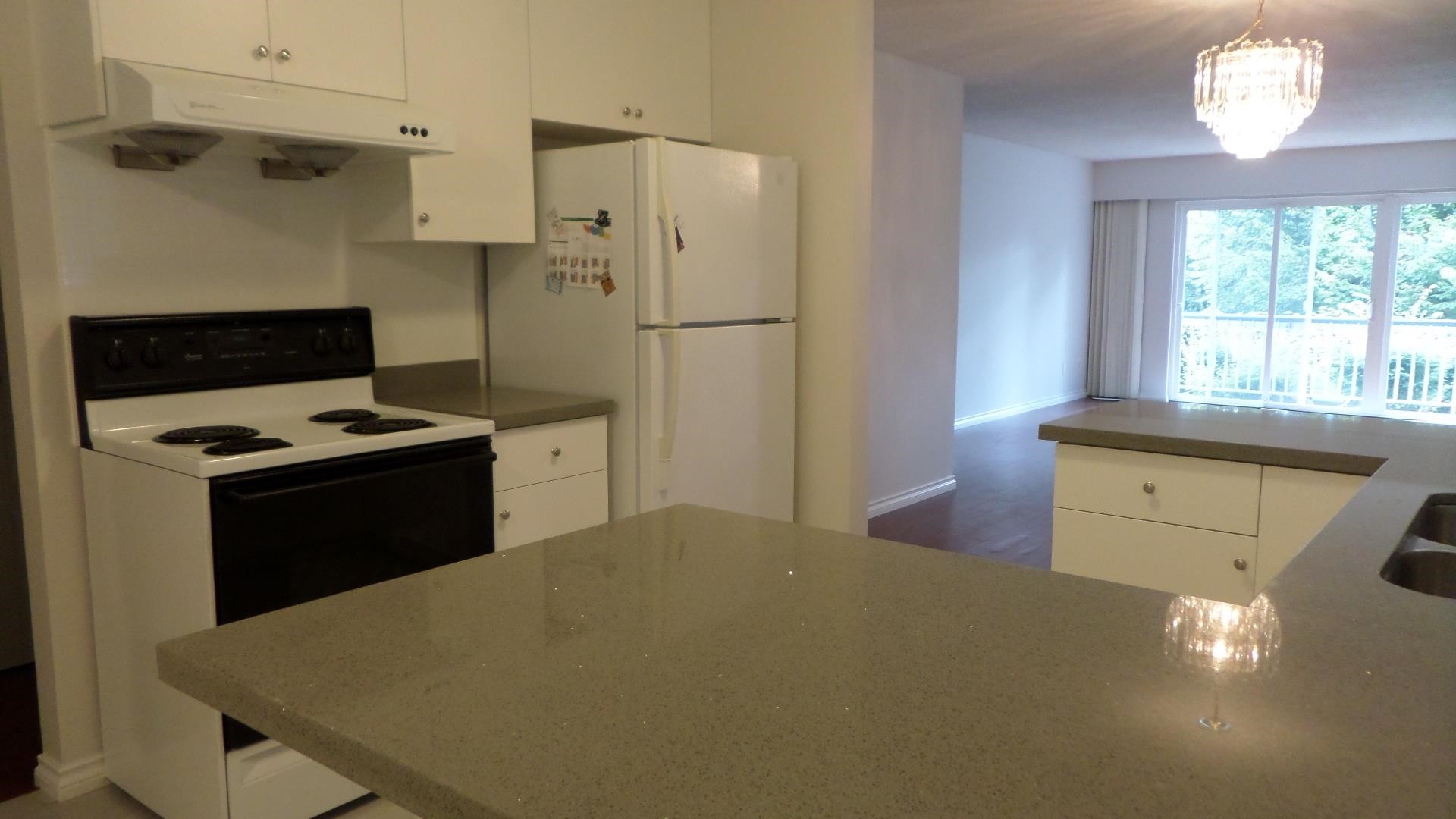5970 Joyce Street, Vancouver, BC - Indoor Photo Showing Kitchen