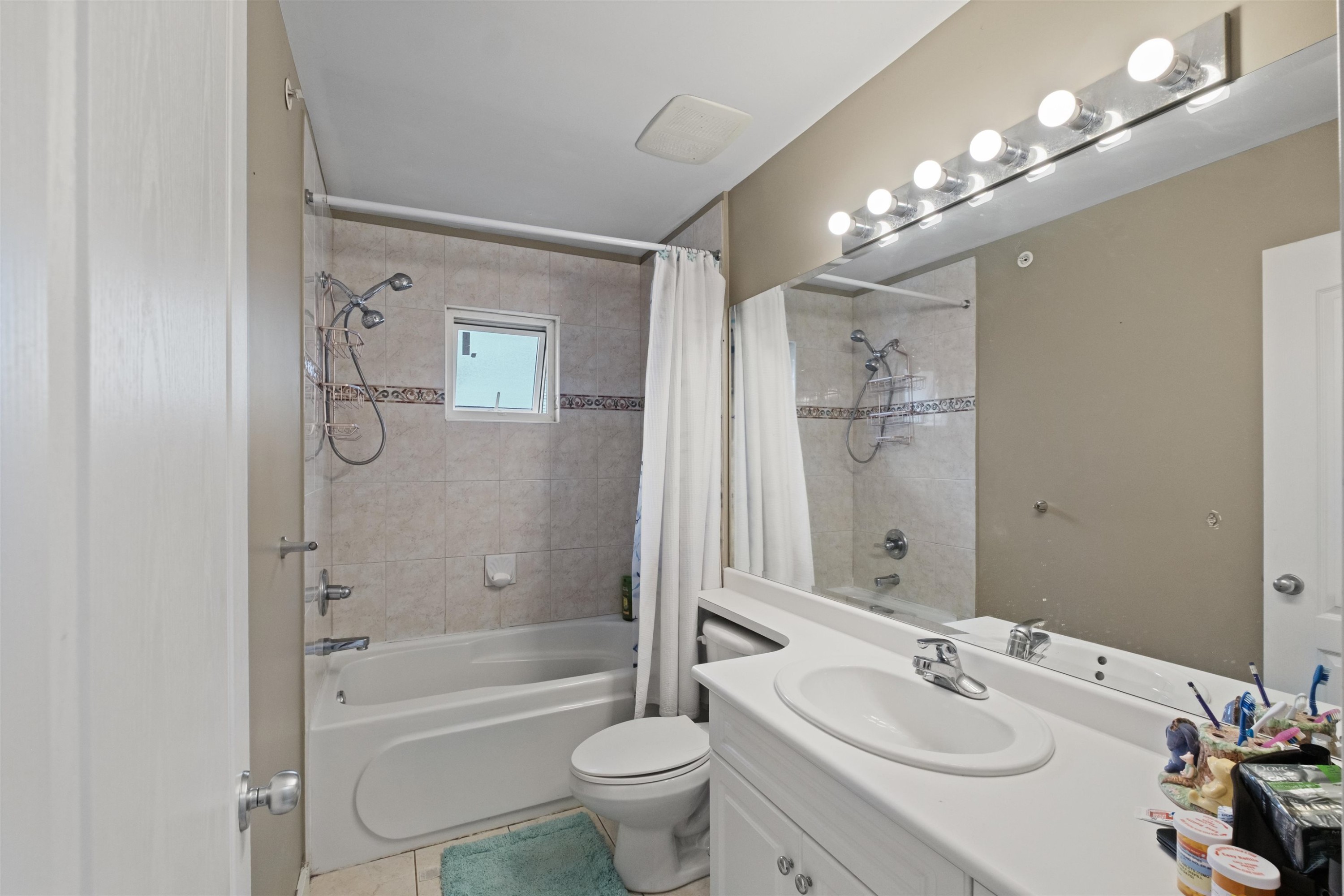 416 Keith Road W, North Vancouver, BC