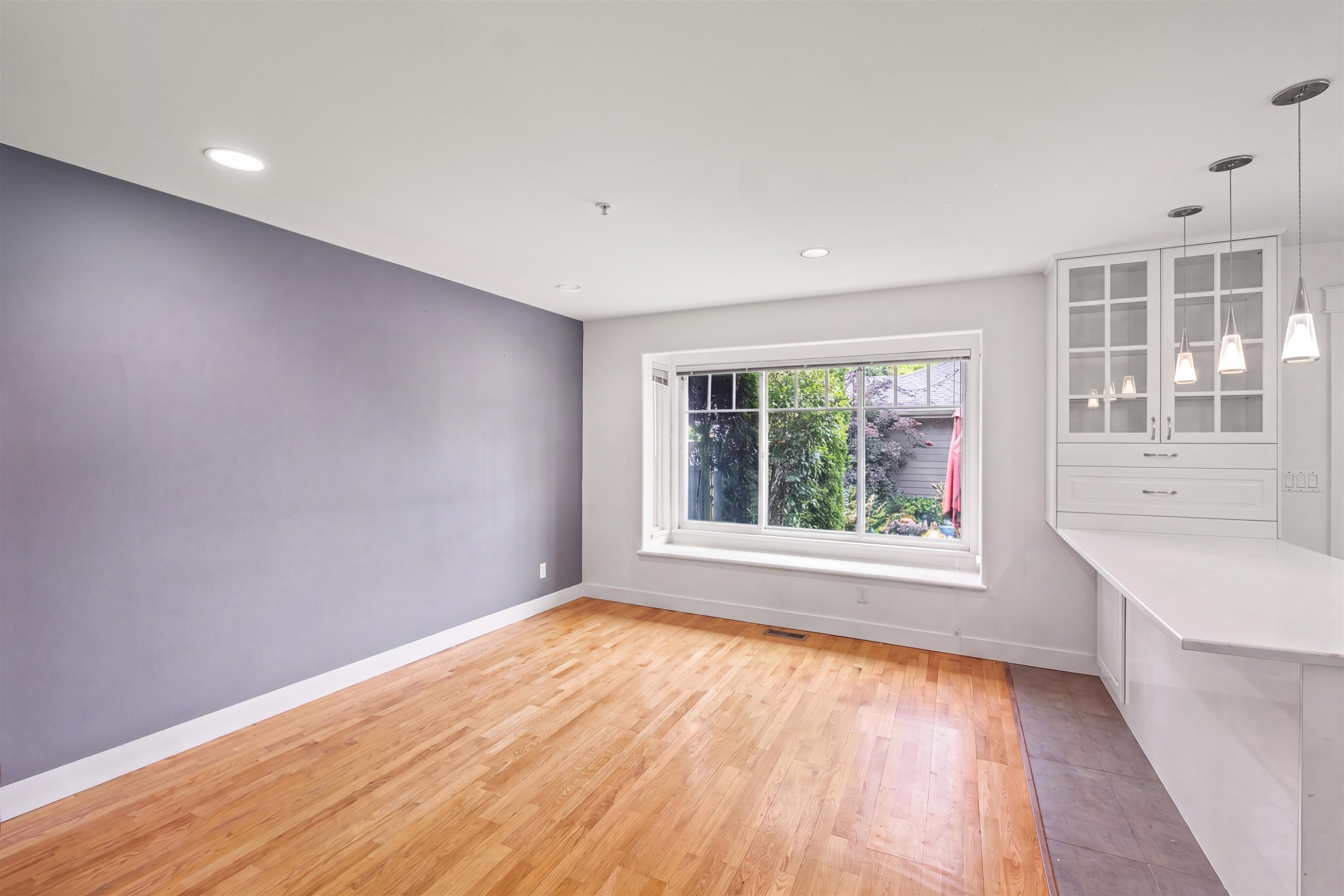 416 Keith Road W, North Vancouver, BC