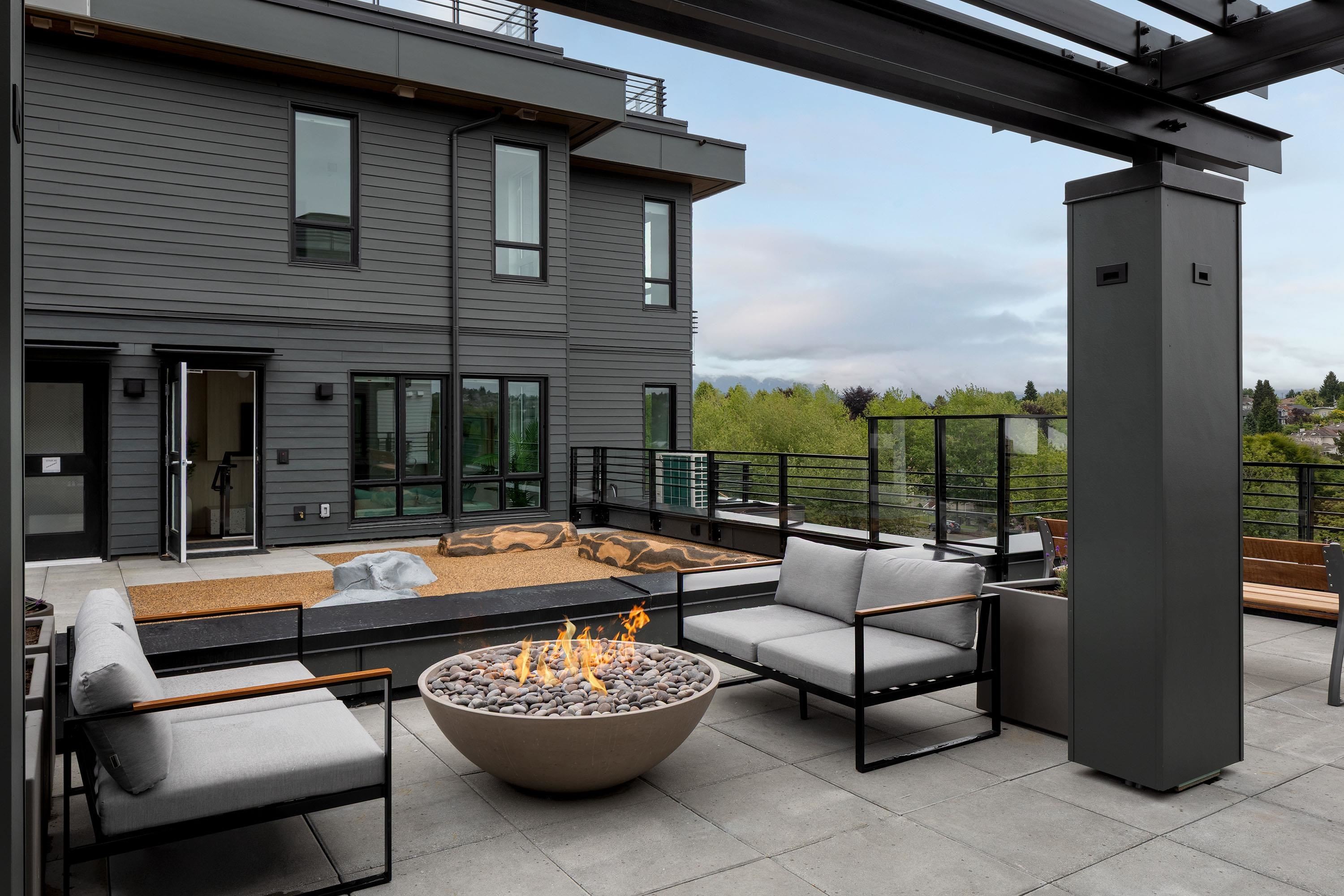 419-2450 Garden Drive, Vancouver, BC