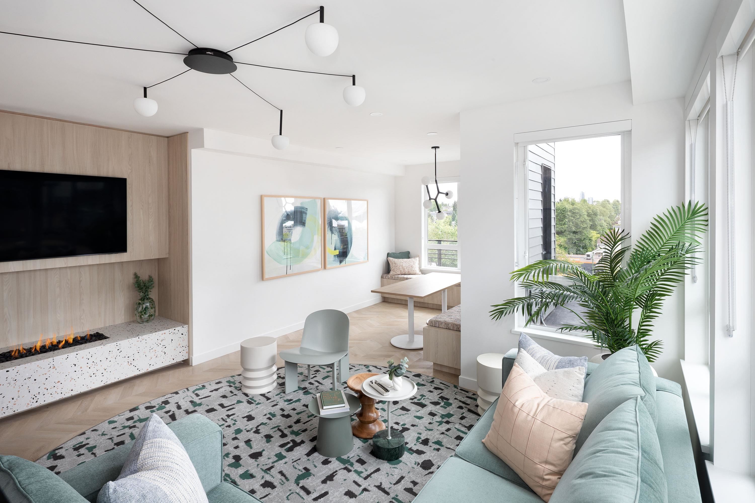 419-2450 Garden Drive, Vancouver, BC