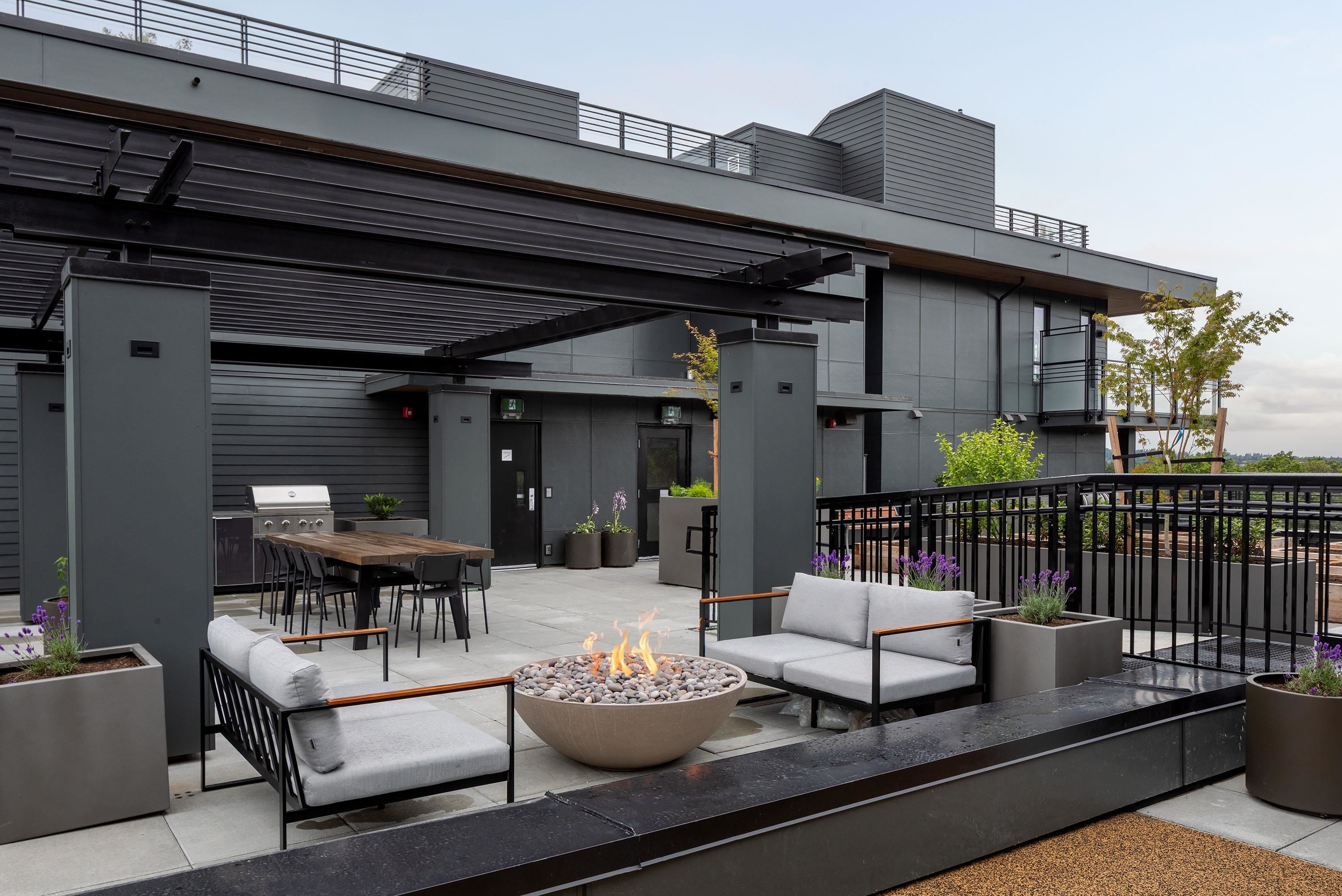 419-2450 Garden Drive, Vancouver, BC
