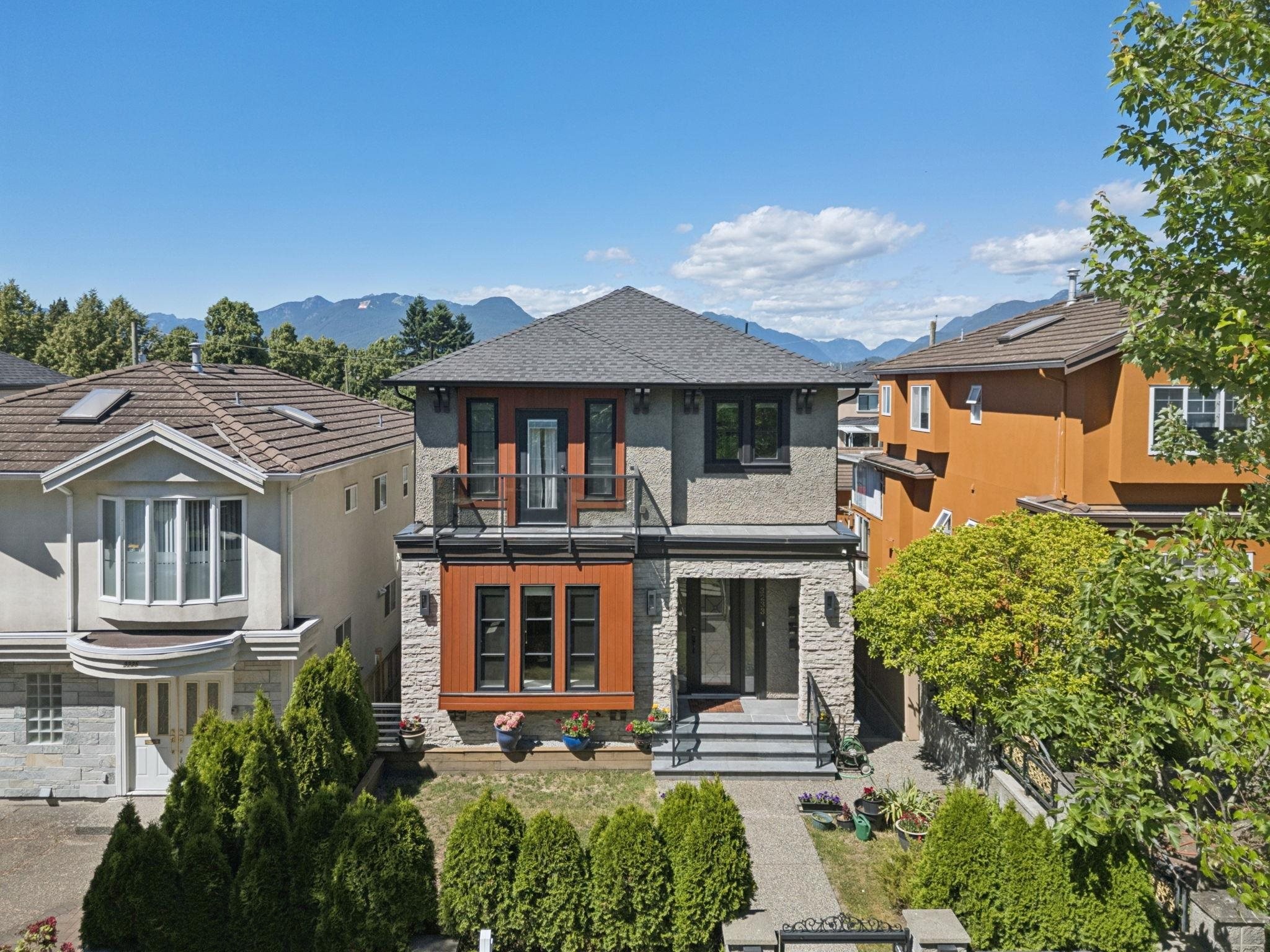 3233 Grant Street, Vancouver, BC - Outdoor With Facade