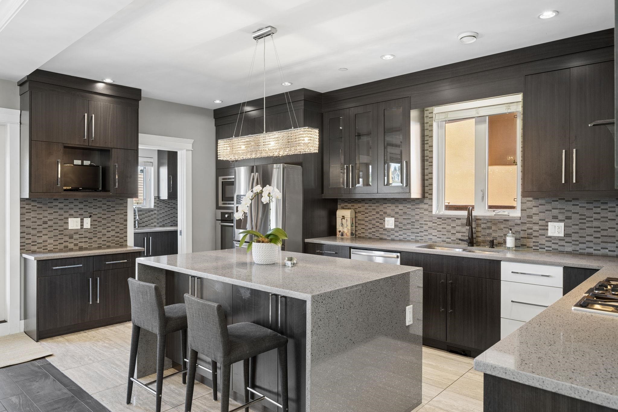 3233 Grant Street, Vancouver, BC - Indoor Photo Showing Kitchen With Upgraded Kitchen