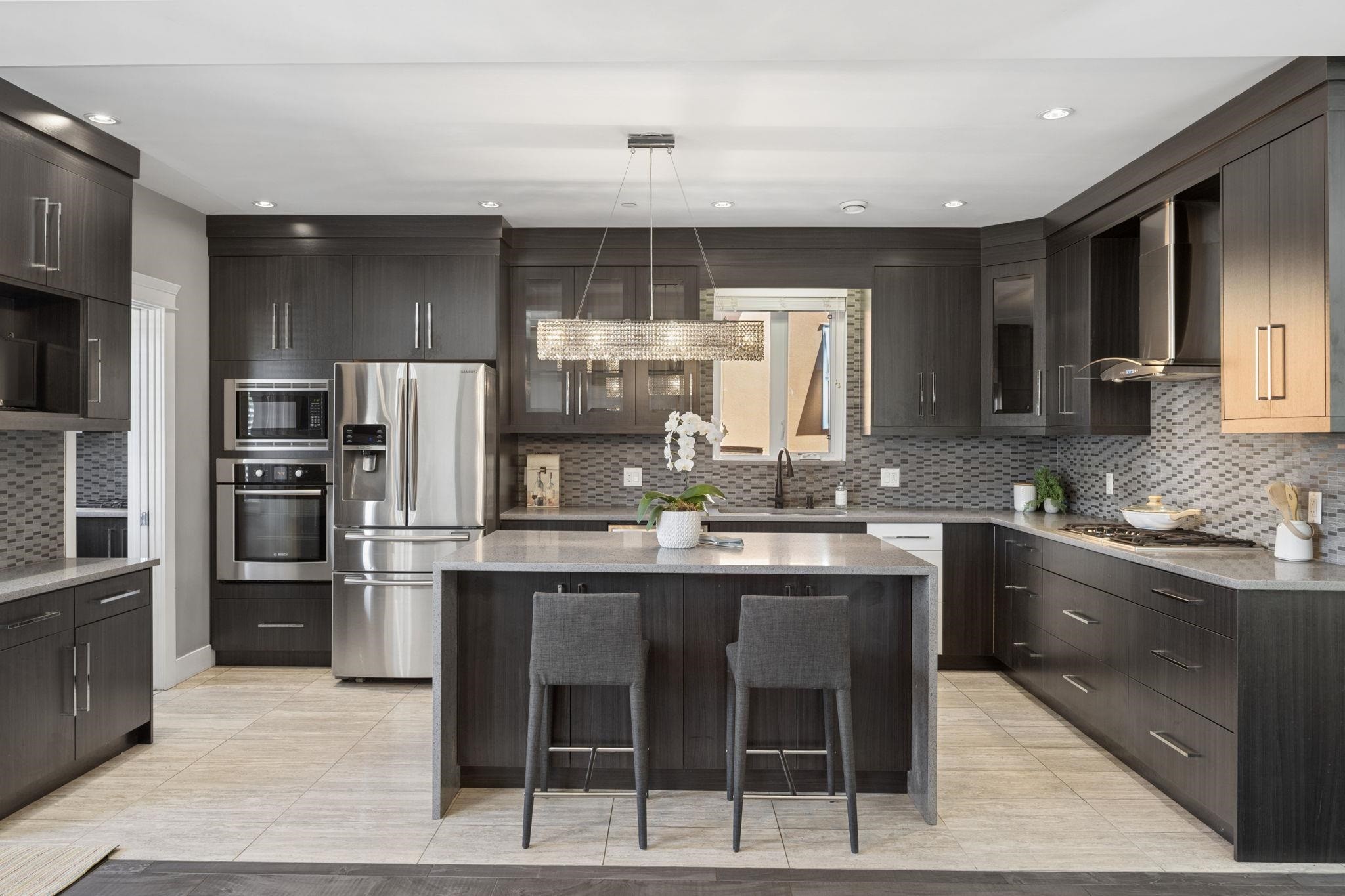 3233 Grant Street, Vancouver, BC - Indoor Photo Showing Kitchen With Upgraded Kitchen
