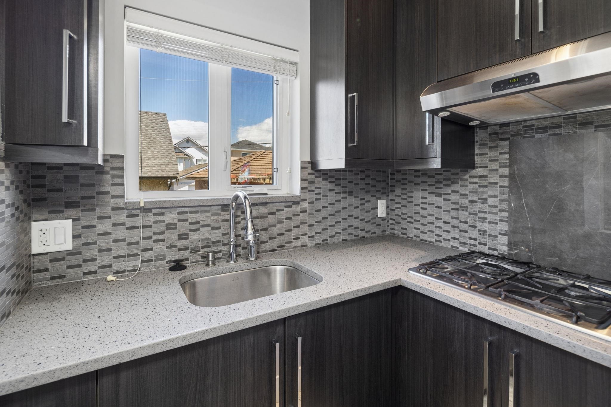 3233 Grant Street, Vancouver, BC - Indoor Photo Showing Kitchen With Upgraded Kitchen