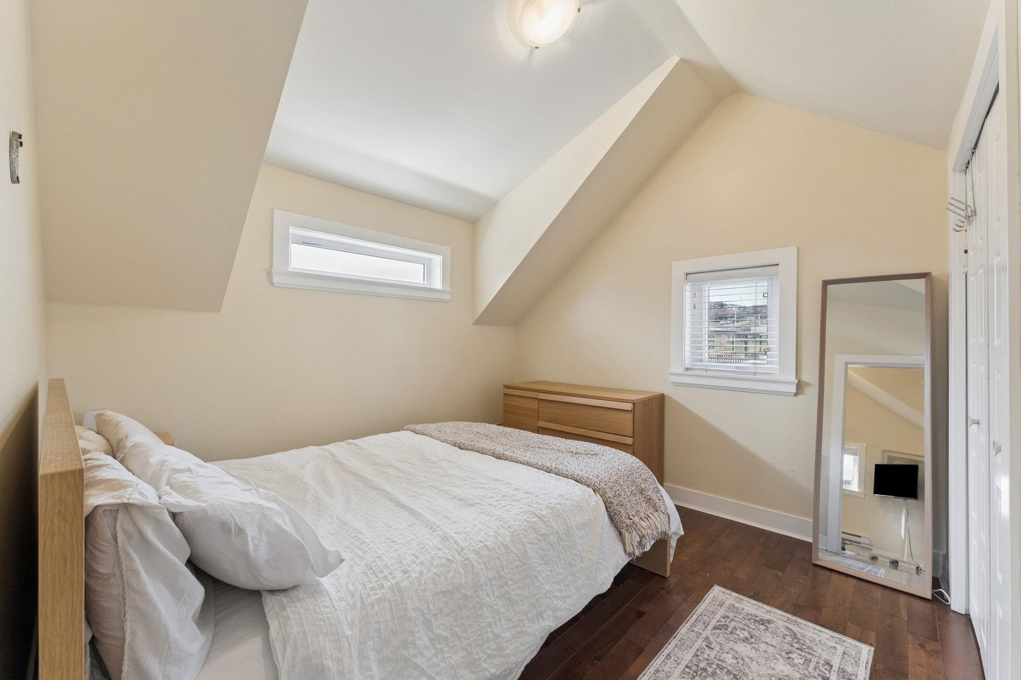 3233 Grant Street, Vancouver, BC - Indoor Photo Showing Bedroom